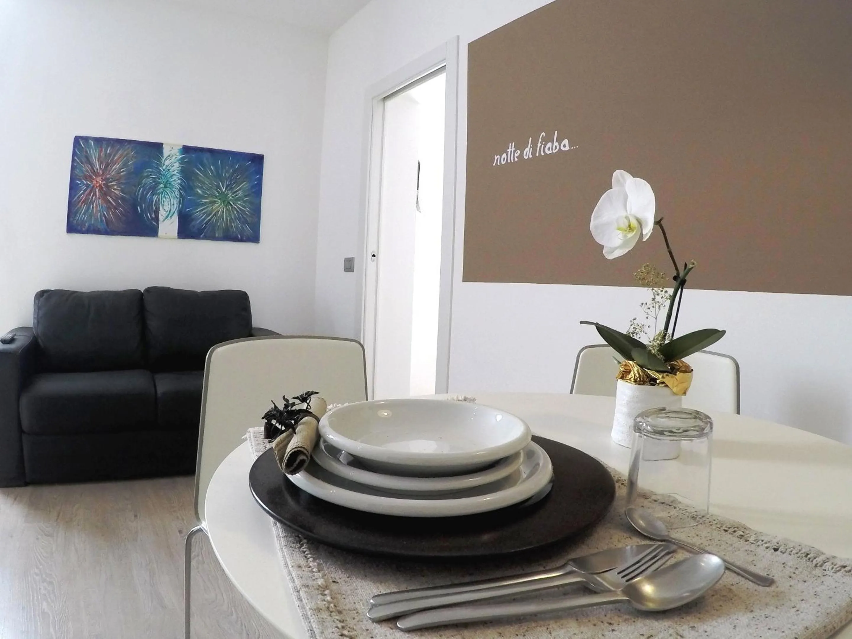 Kitchen or kitchenette in Sembenini Palace