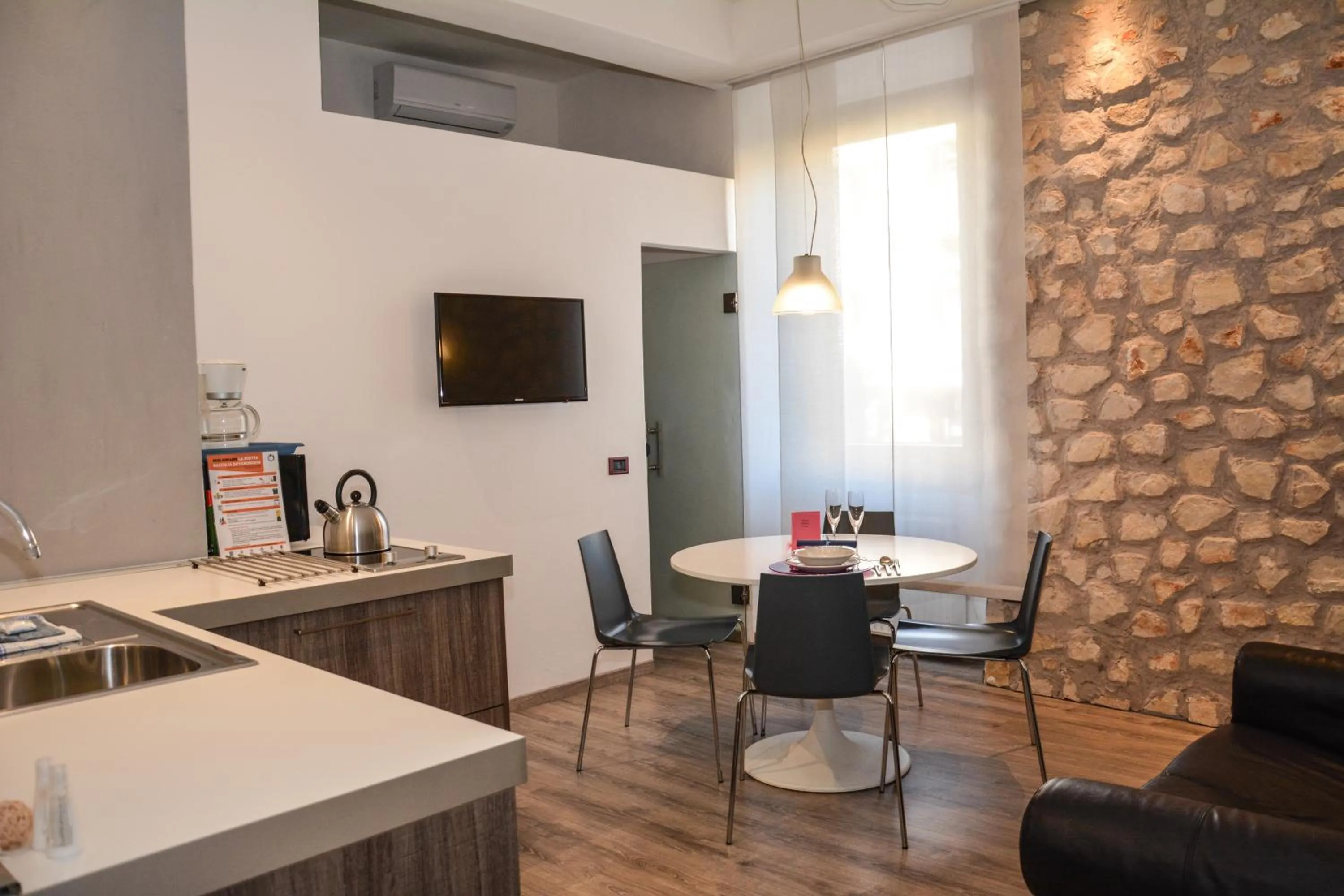 Dining area in Sembenini Palace