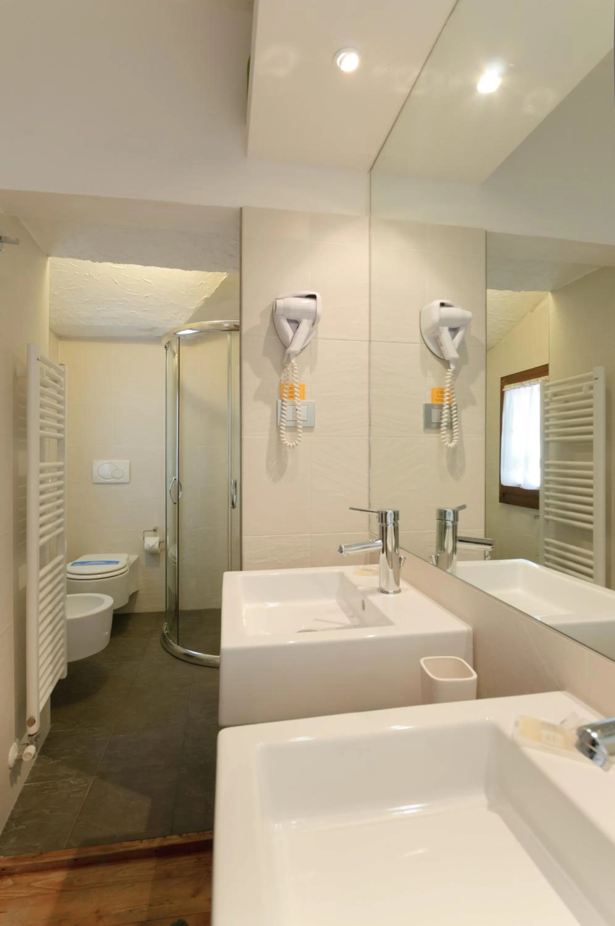 Bathroom in Sembenini Palace