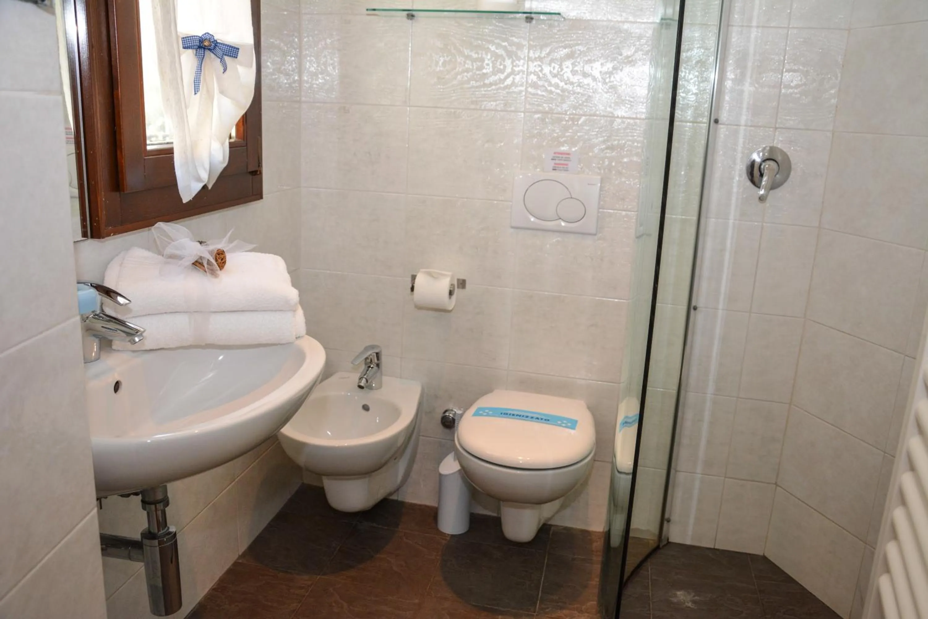 Bathroom in Sembenini Palace