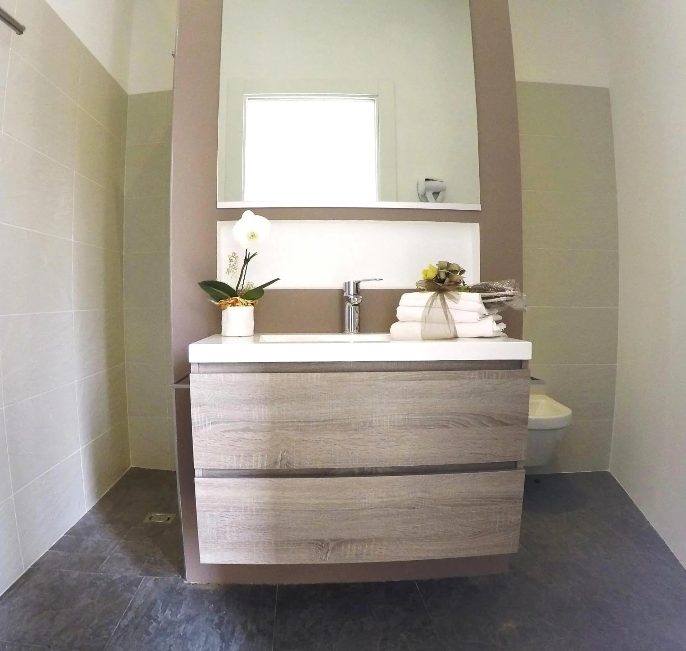 Bathroom in Sembenini Palace