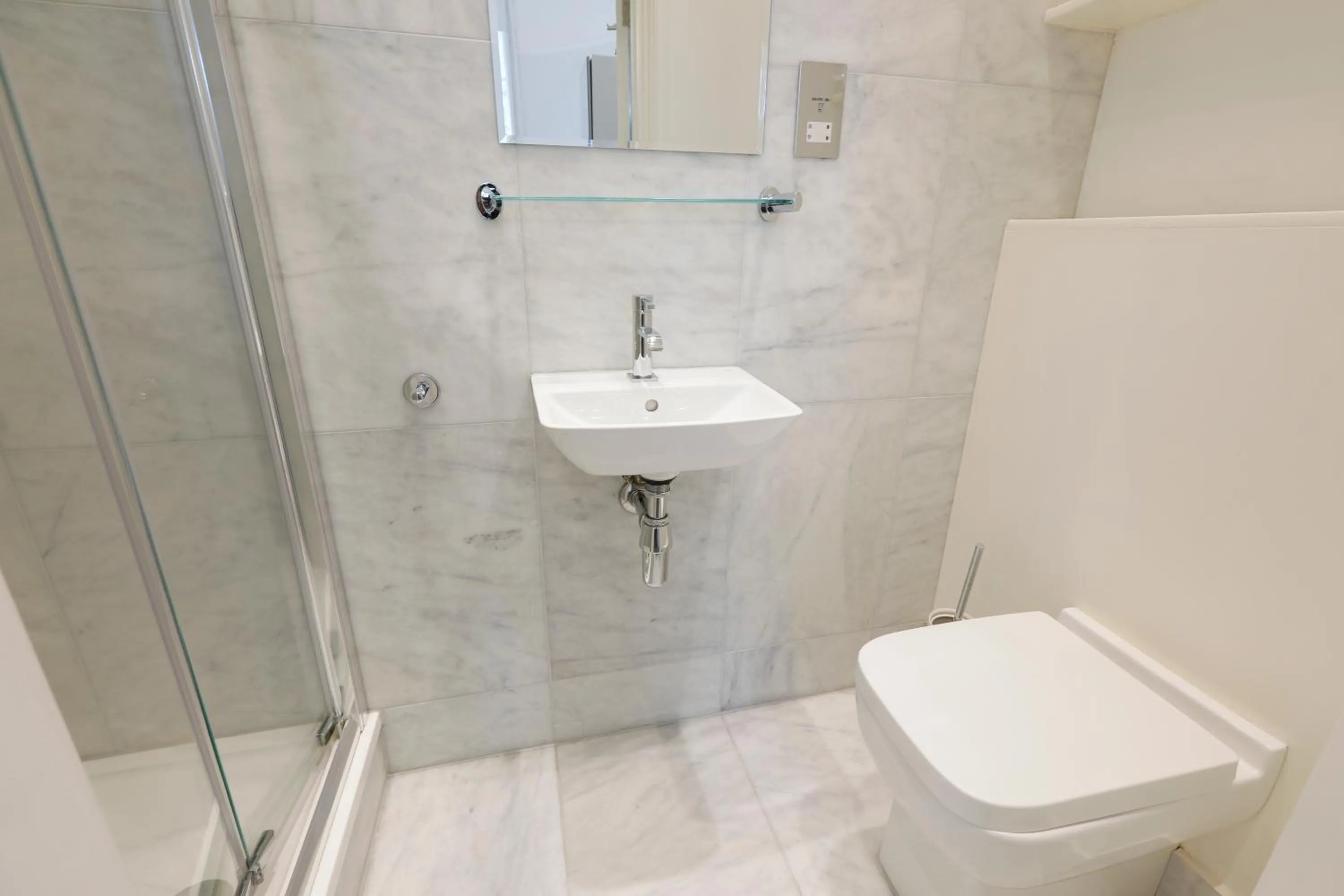 Bathroom in JOIVY Cosy 1-bed flat in Angel, close to tube