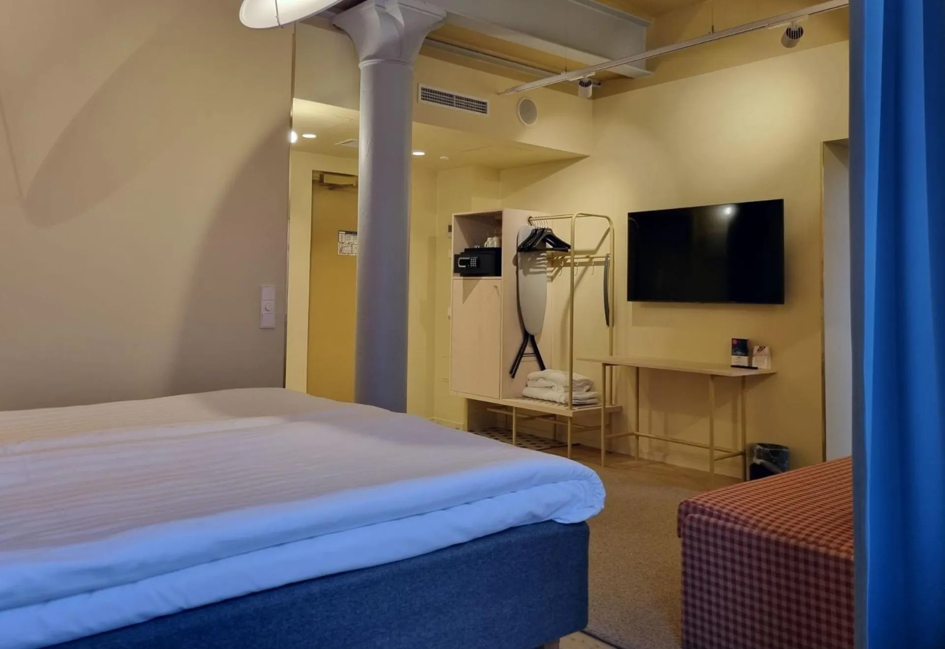 Photo of the whole room, Bed in Holiday Club Tampereen Kehräämö