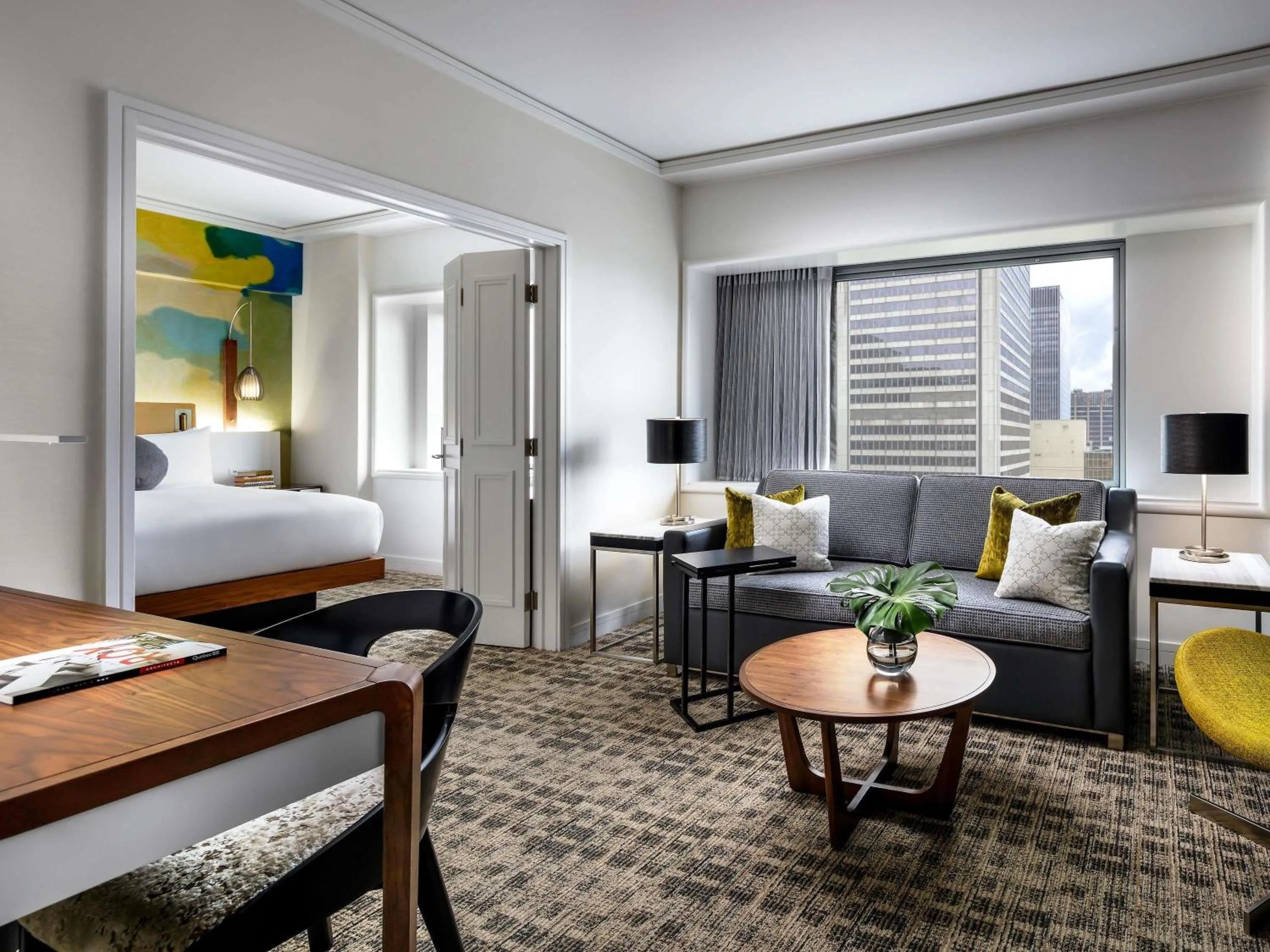 Photo of the whole room, Bed in Fairmont The Queen Elizabeth