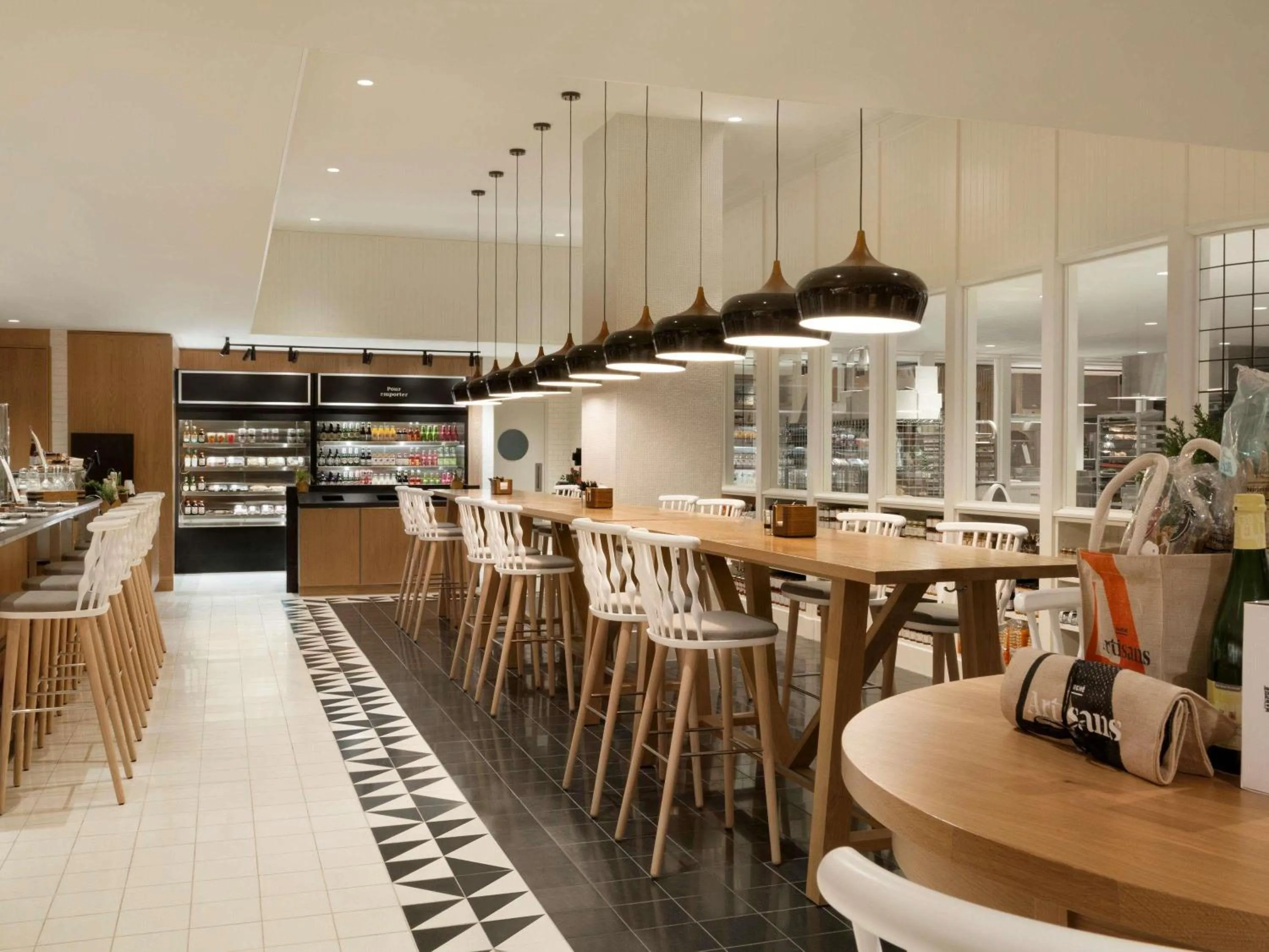 Restaurant/places to eat in Fairmont The Queen Elizabeth