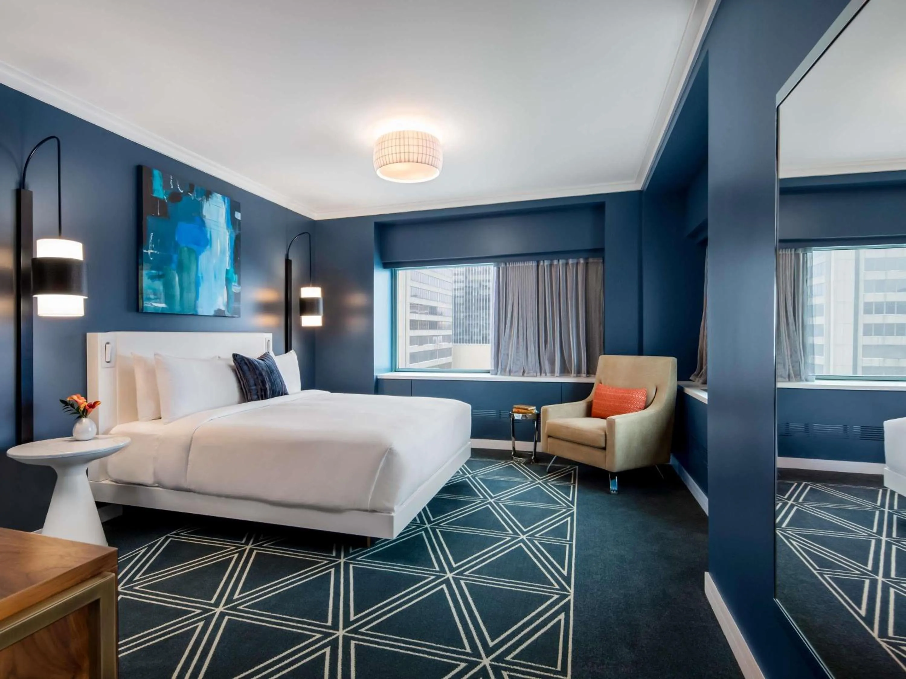 Bedroom, Bed in Fairmont The Queen Elizabeth