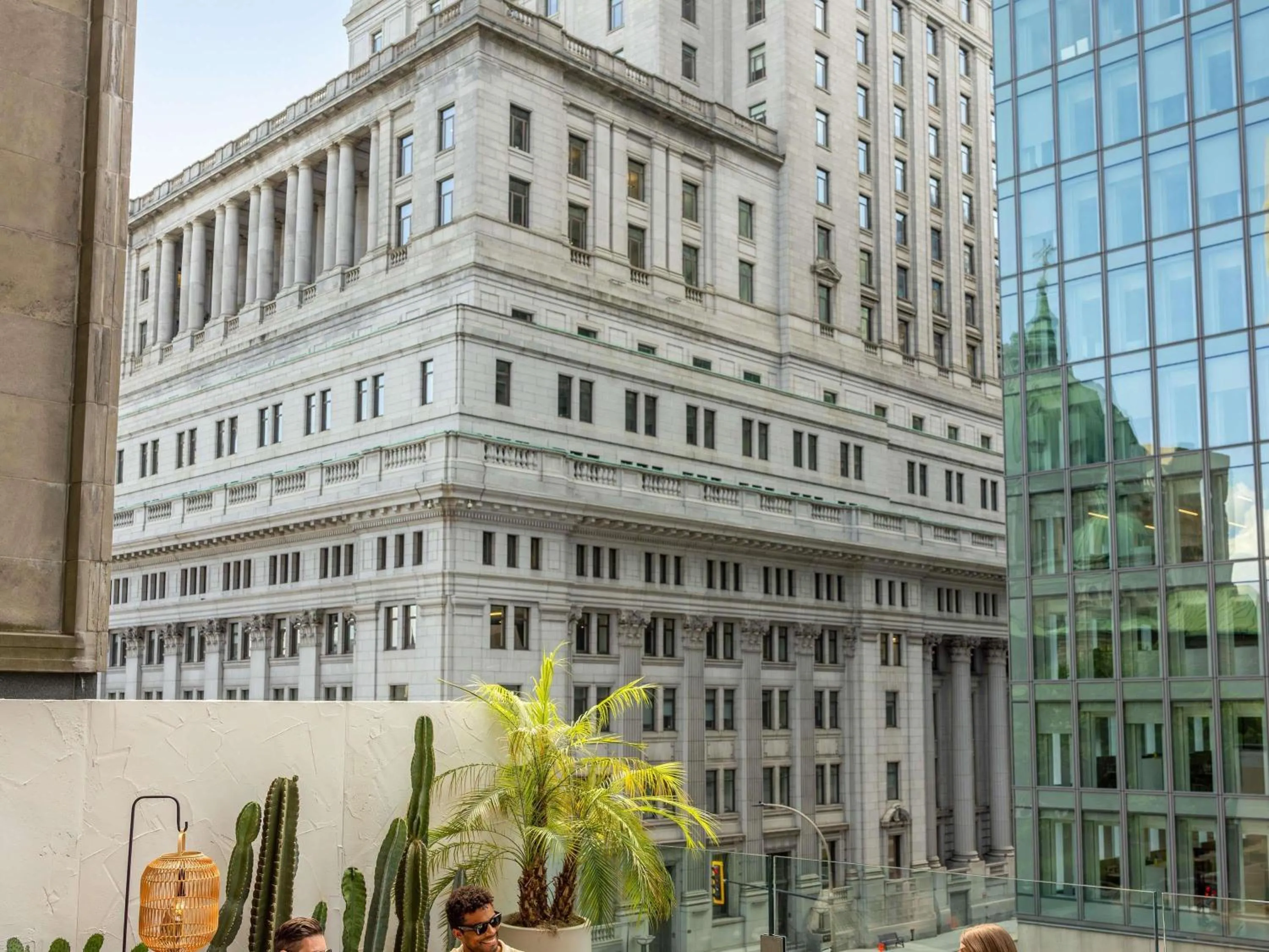 Restaurant/places to eat in Fairmont The Queen Elizabeth