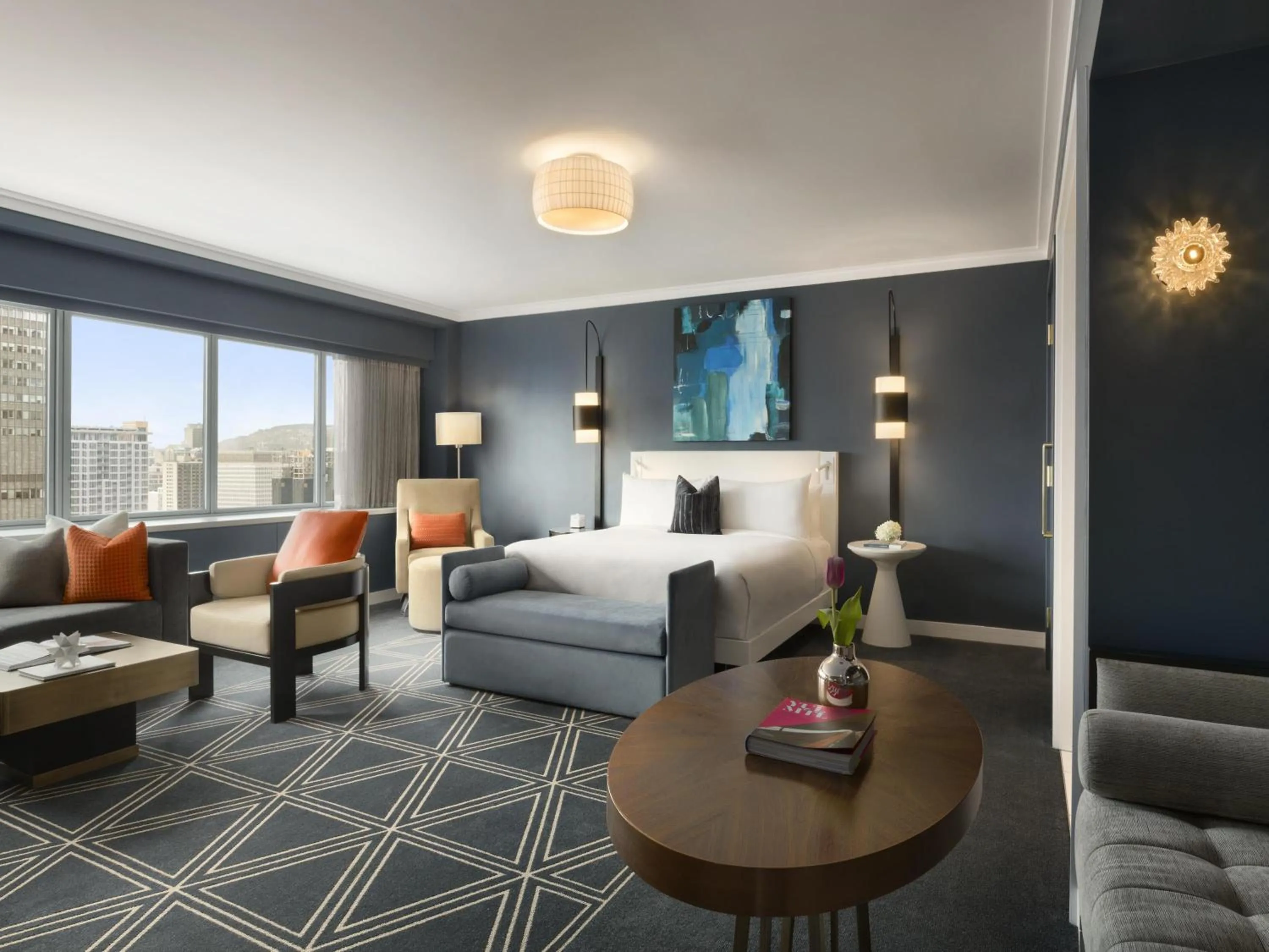 Bedroom, Bed in Fairmont The Queen Elizabeth