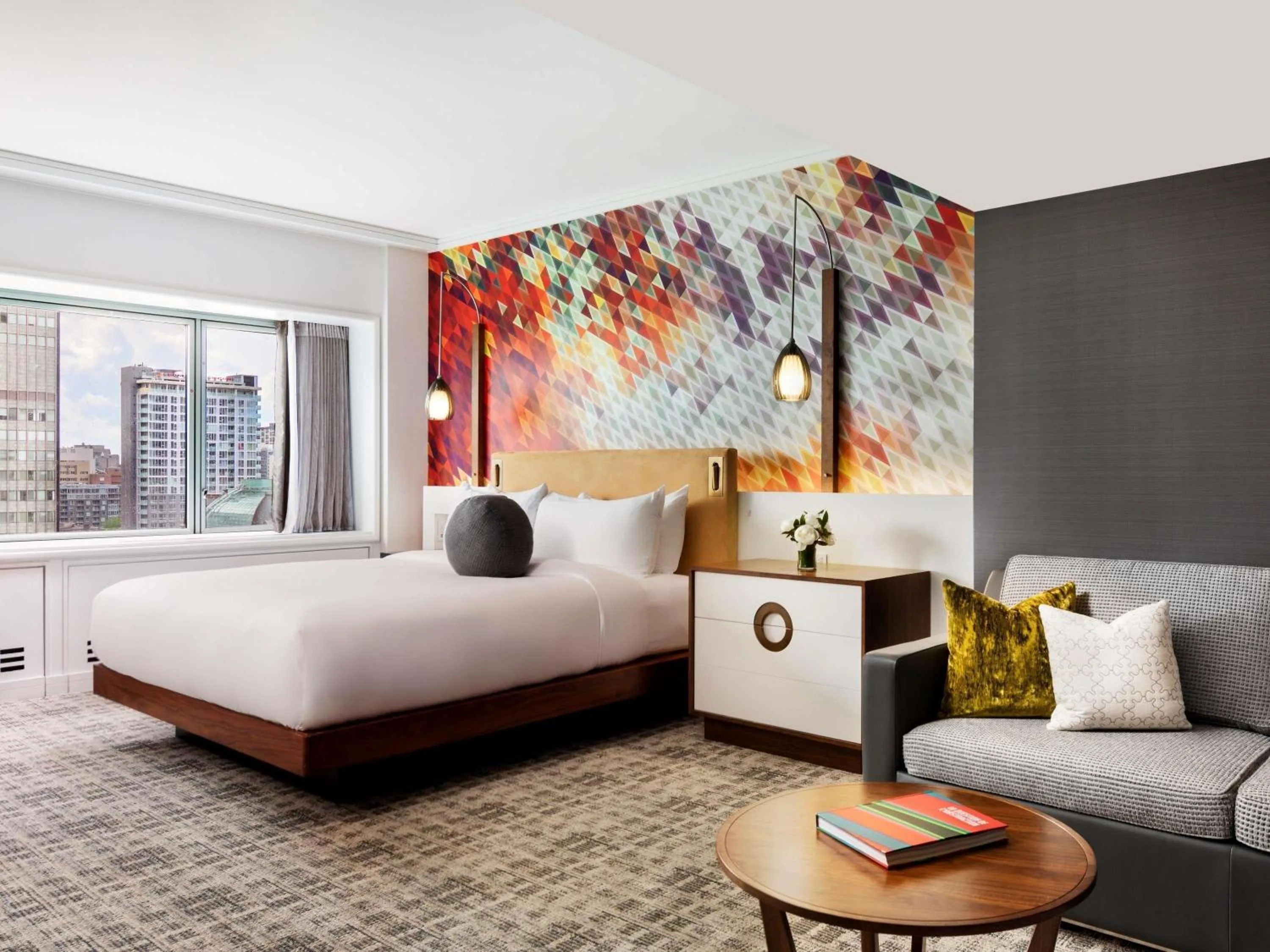 Bedroom, Bed in Fairmont The Queen Elizabeth