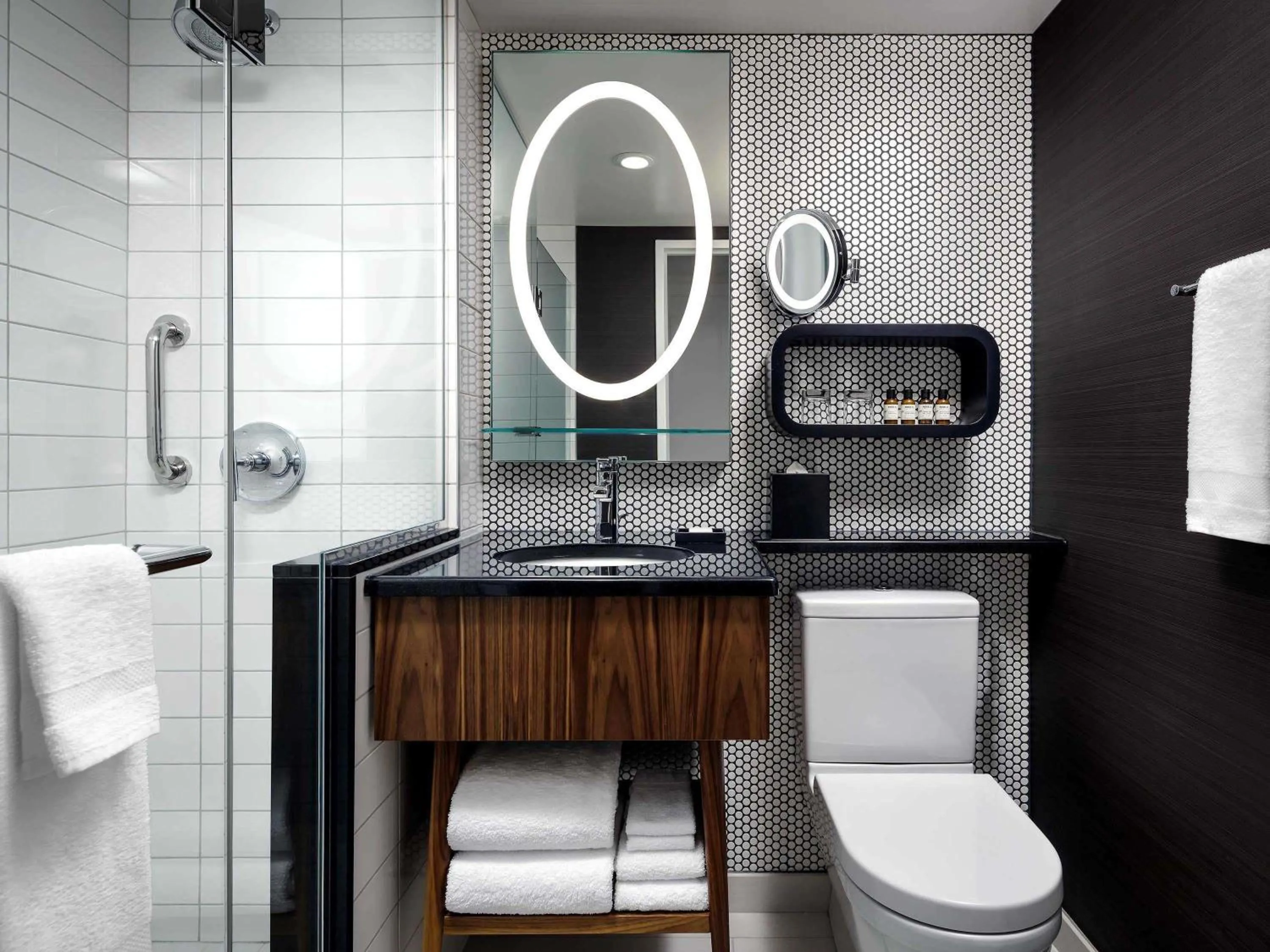 Bedroom in Fairmont The Queen Elizabeth