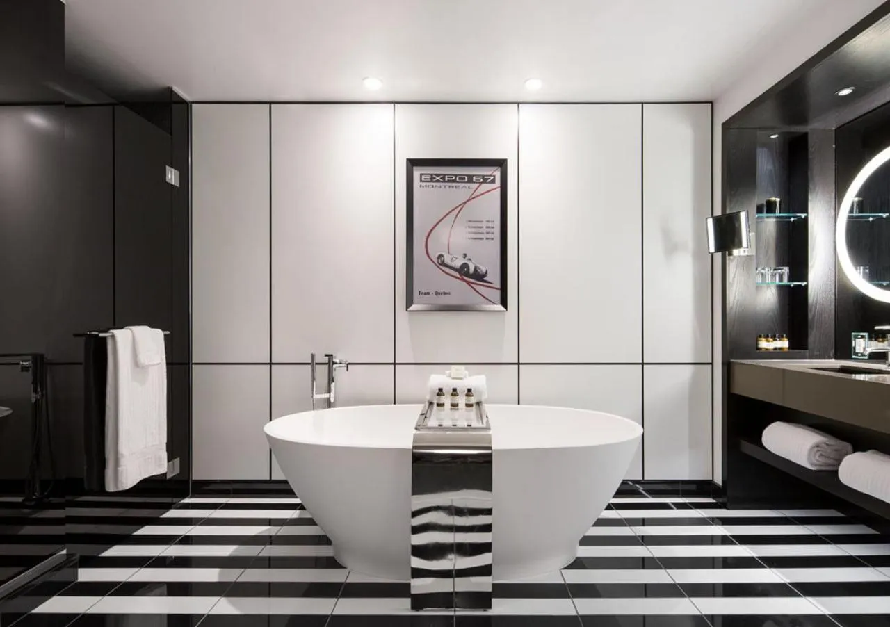 Shower in Fairmont The Queen Elizabeth