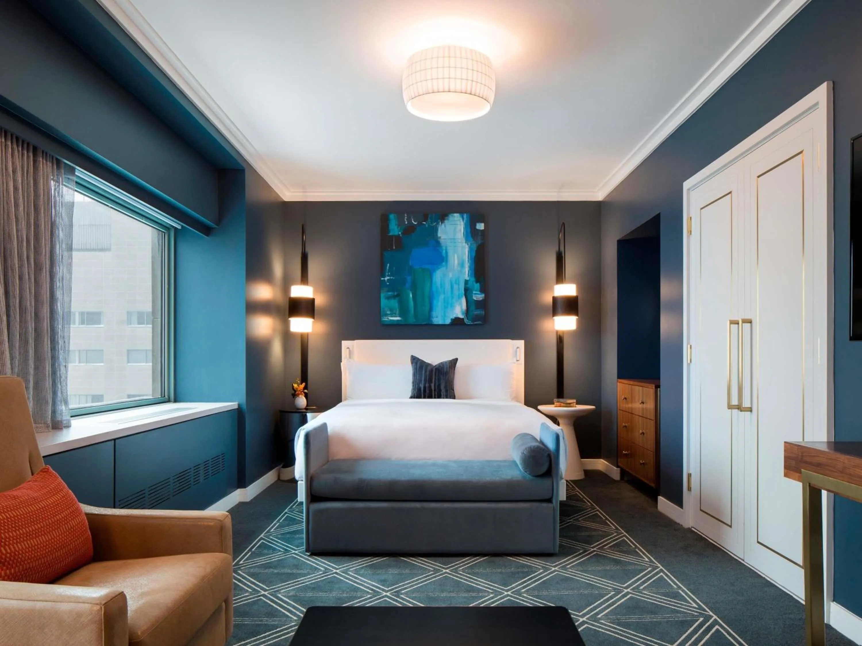 Bedroom, Bed in Fairmont The Queen Elizabeth