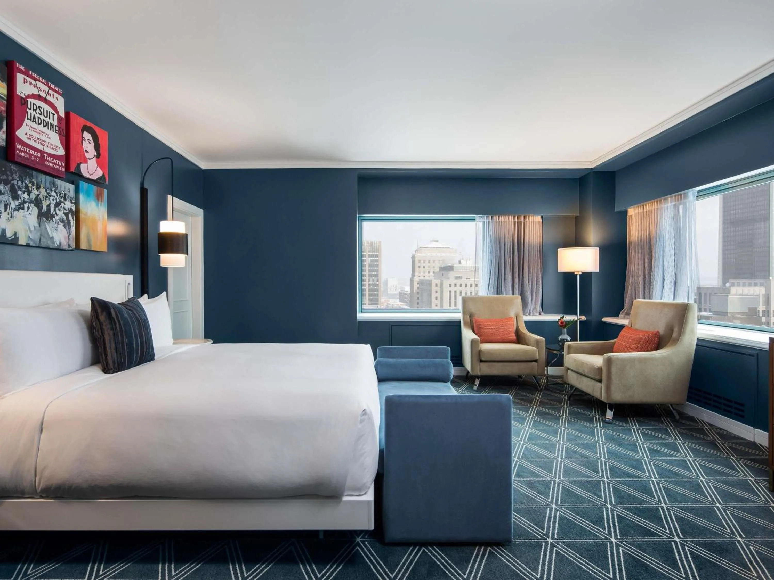 Bedroom, Bed in Fairmont The Queen Elizabeth