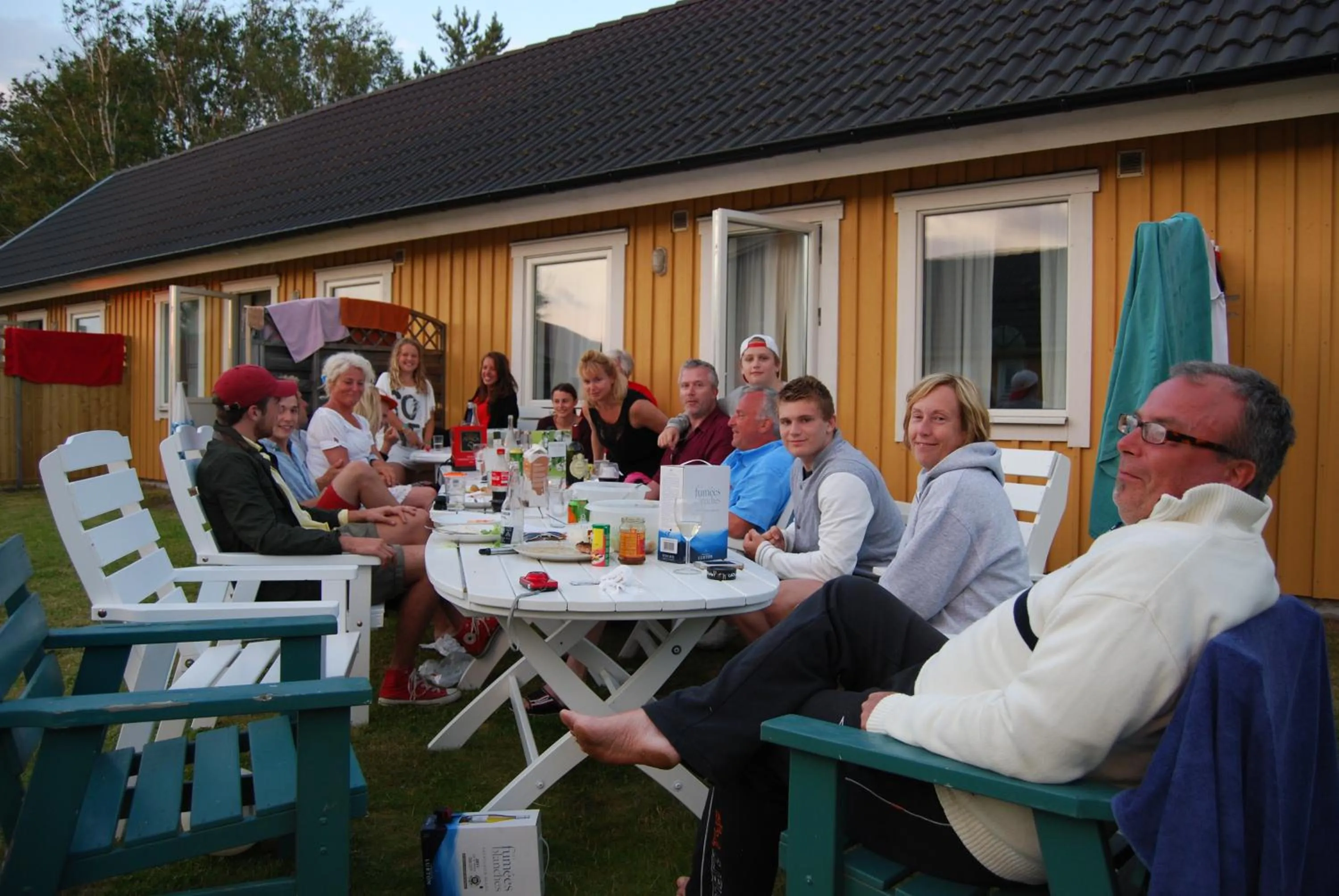 group of guests in Mellbystrand Vandrarhem