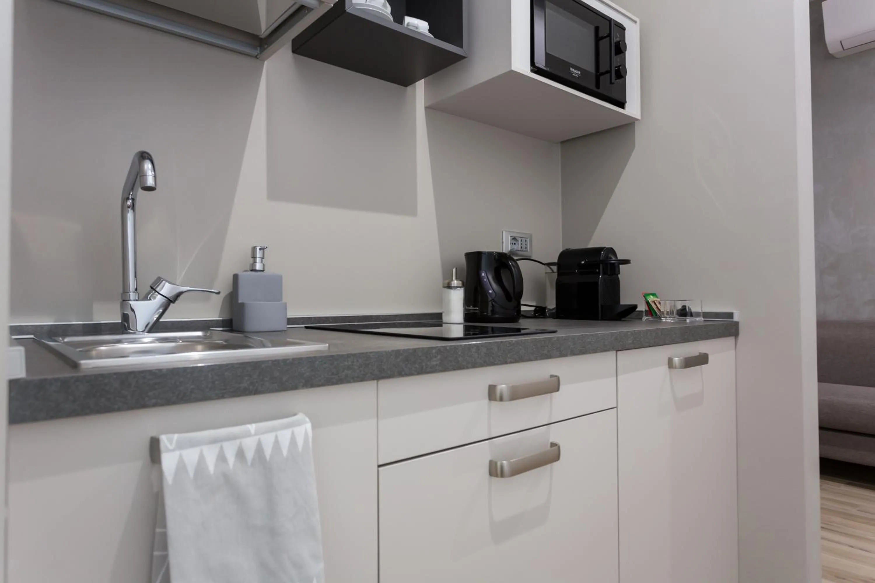 Coffee/tea facilities in ApartHotel Durini