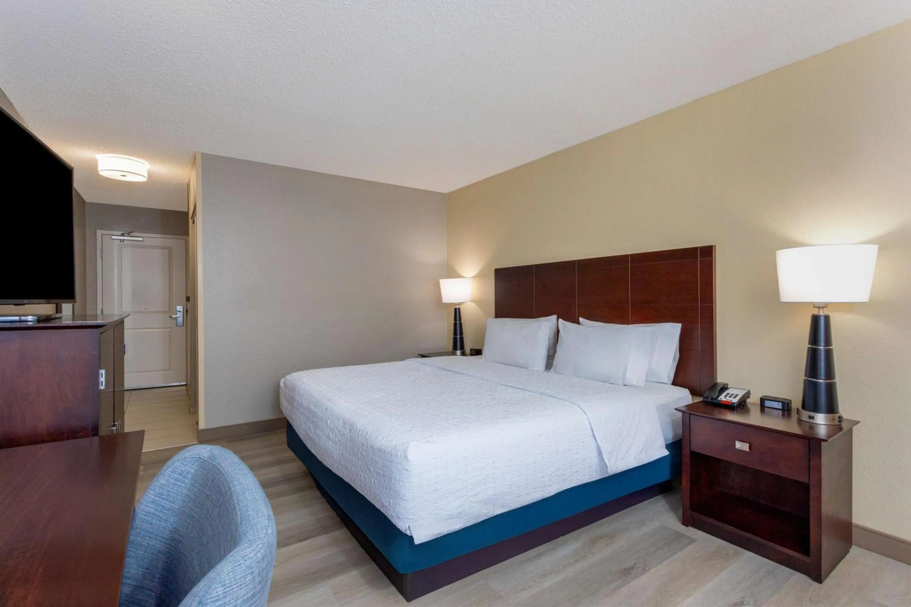Bed in Hampton Inn Orlando-International Airport