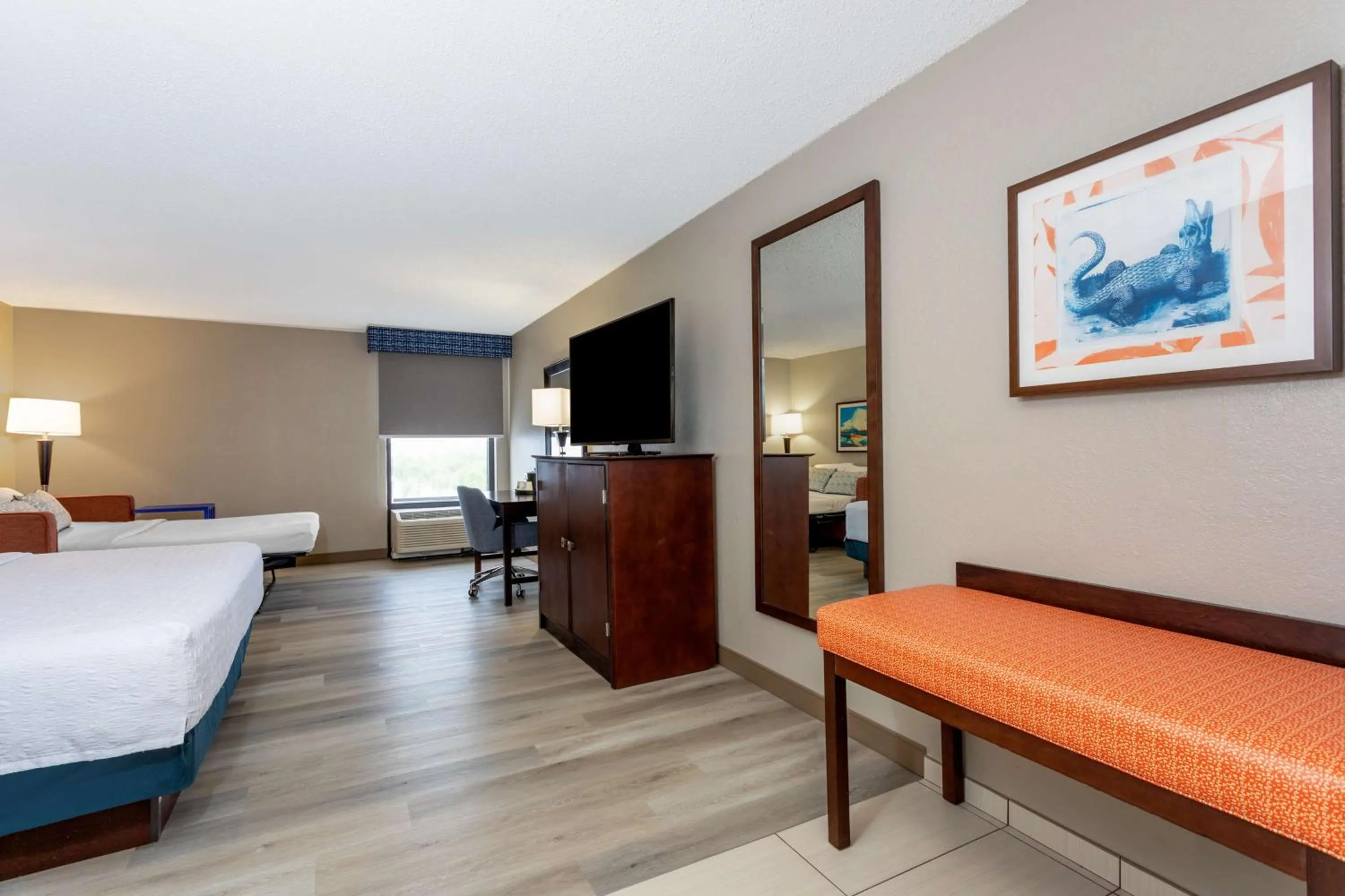 Bed in Hampton Inn Orlando-International Airport