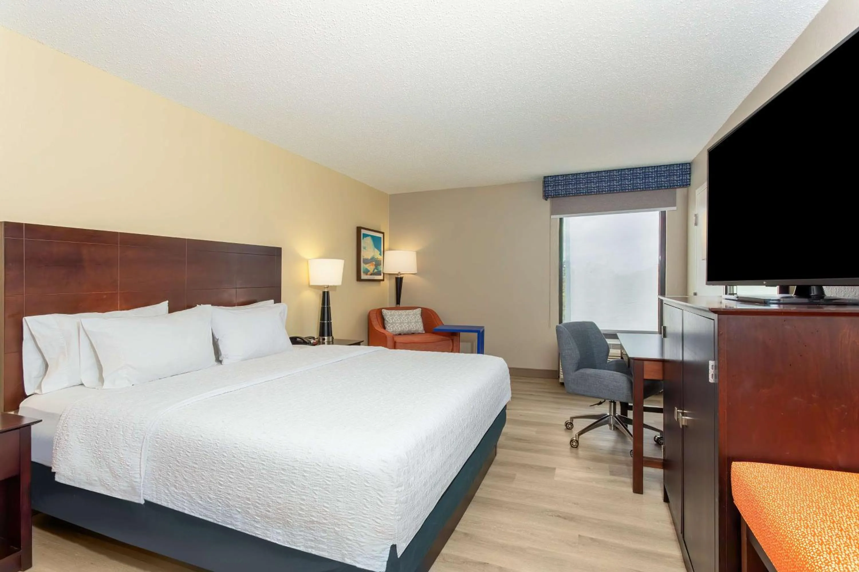 Bed in Hampton Inn Orlando-International Airport