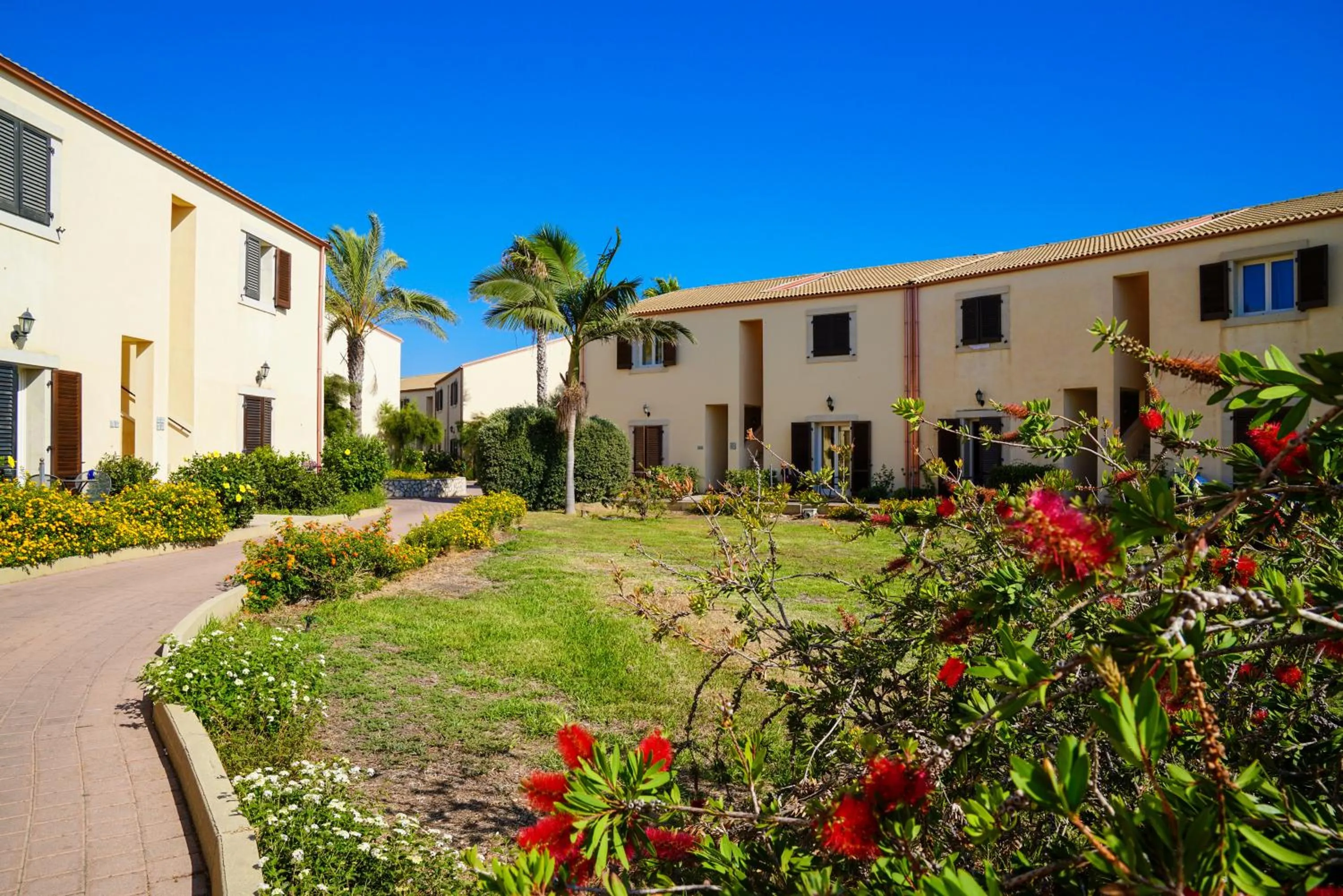 Garden in Sikania Eco Resort