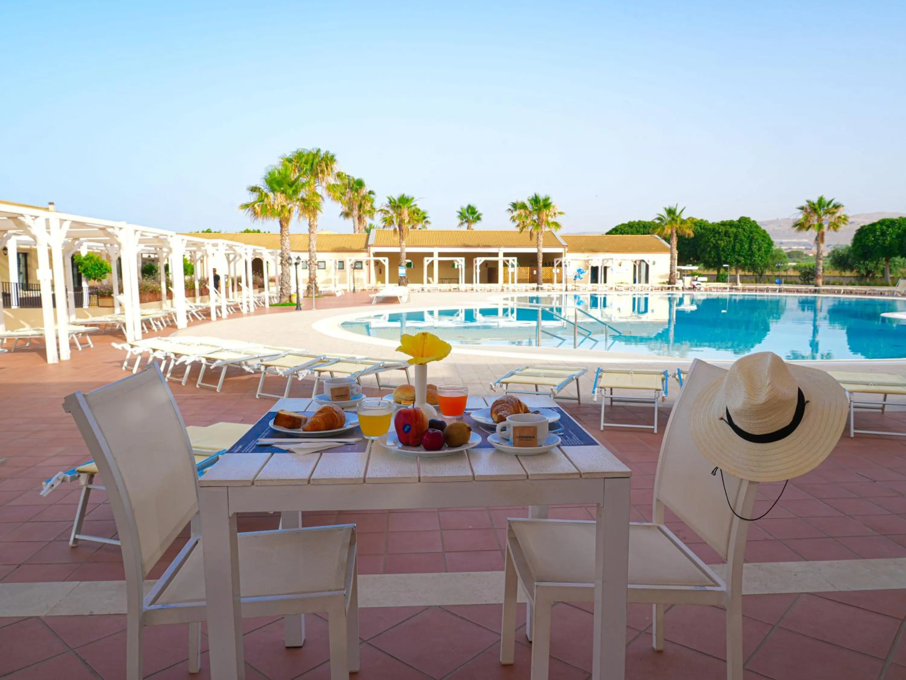 Swimming pool in Sikania Eco Resort