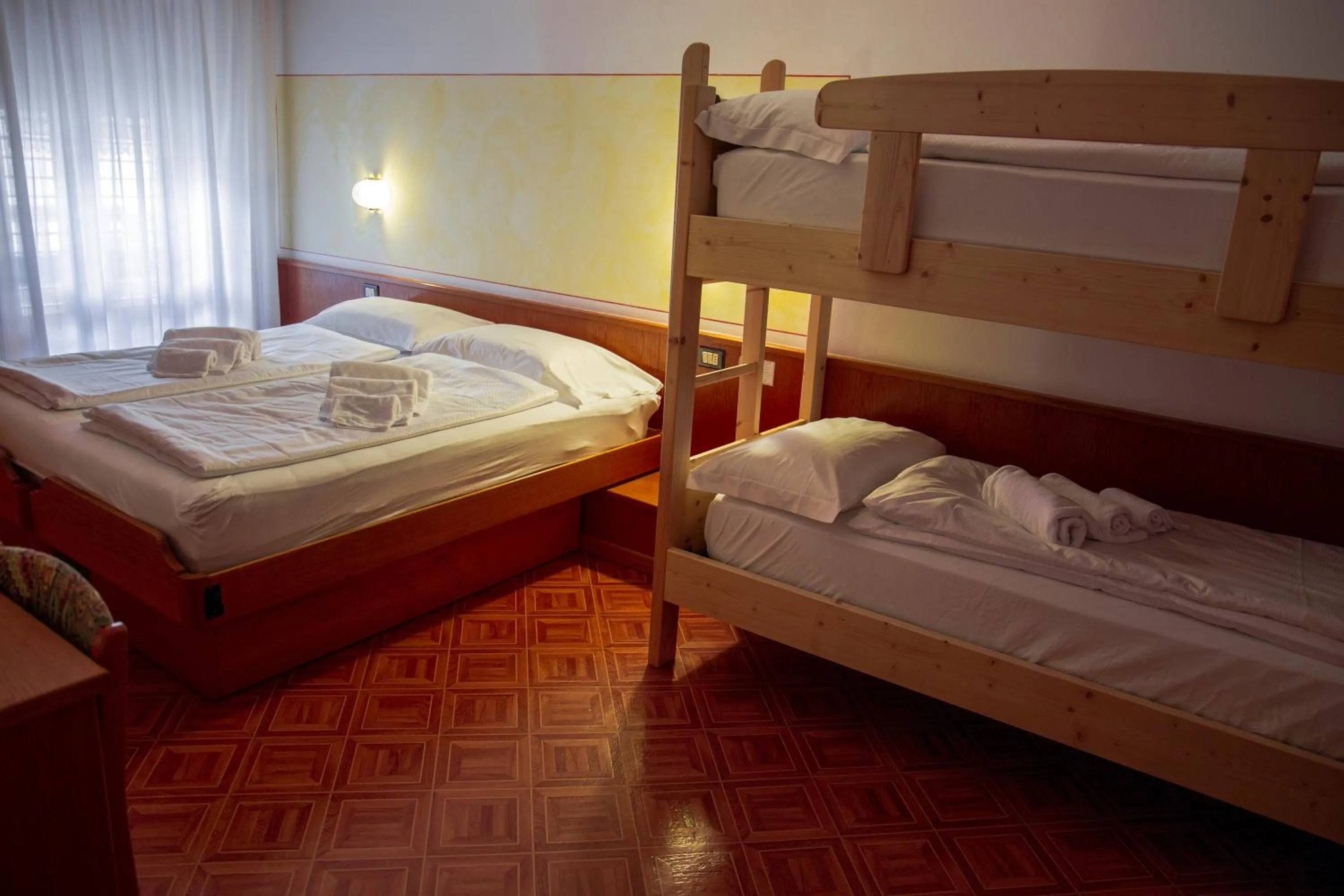 bunk bed, Bed in Alpen Hotel Rabbi