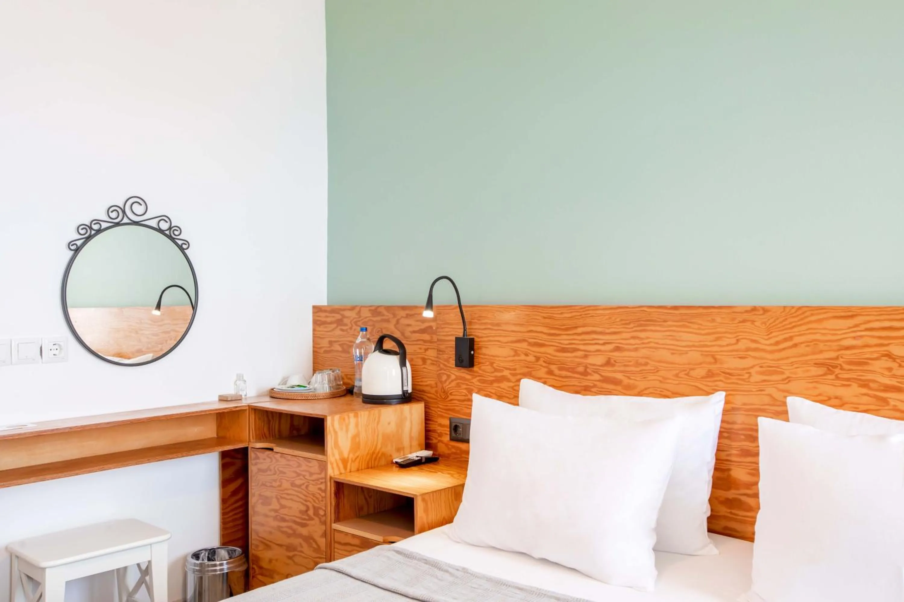 Coffee/tea facilities, Bed in Mavilim Hotel