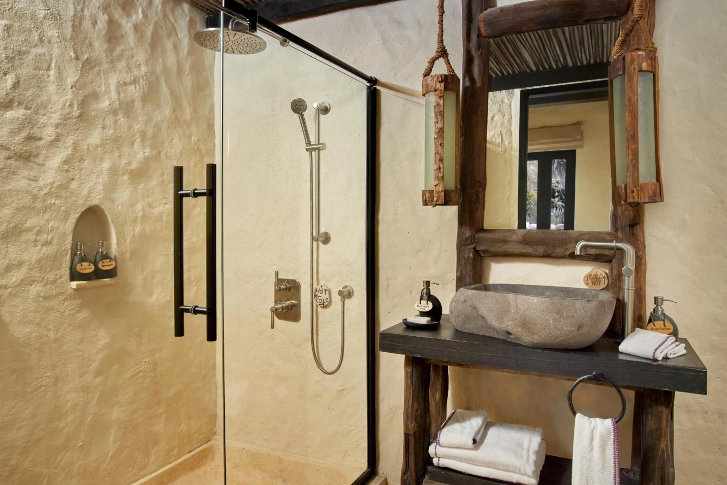 Shower in Six Senses Zighy Bay