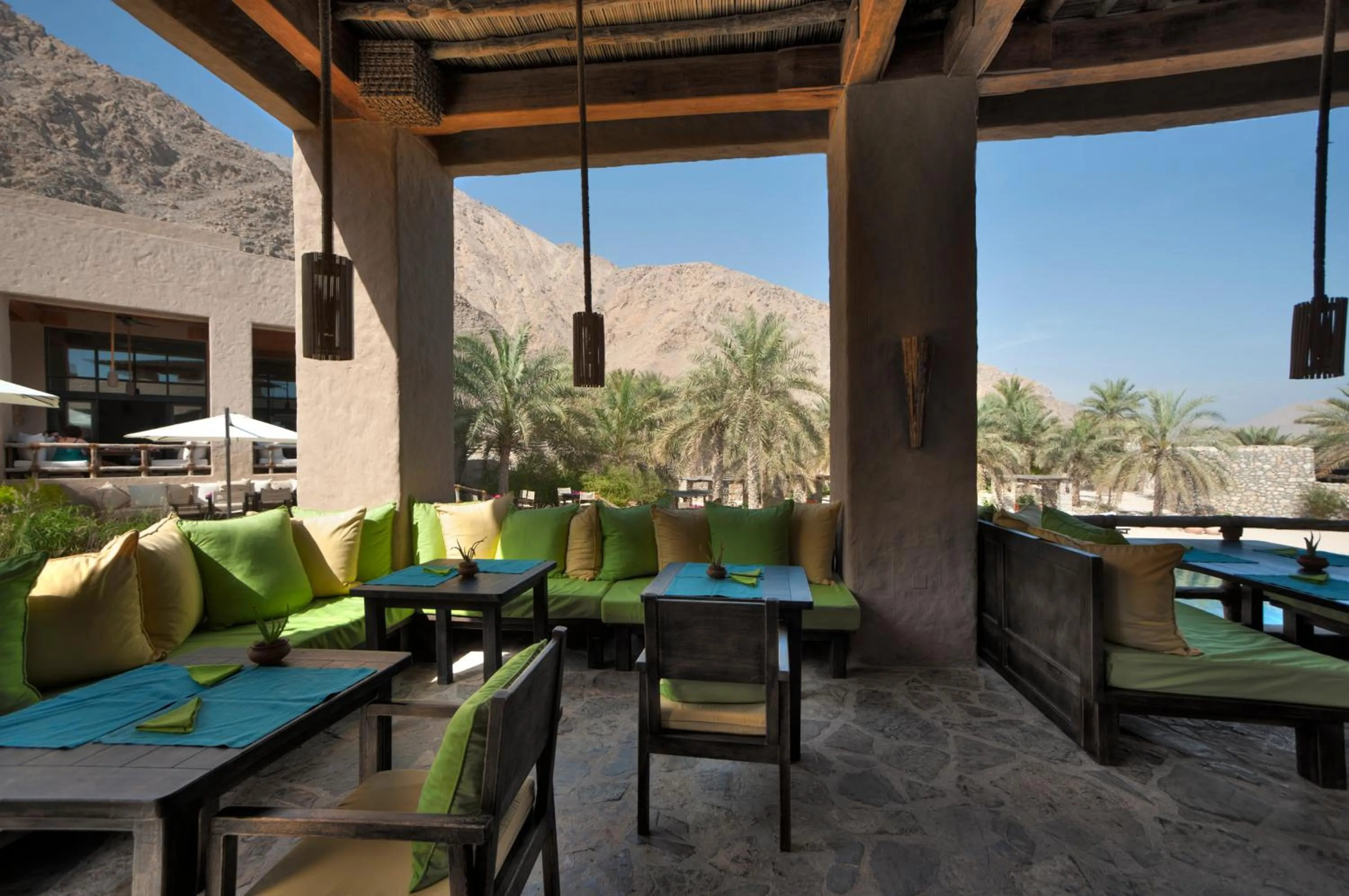 Lounge or bar in Six Senses Zighy Bay