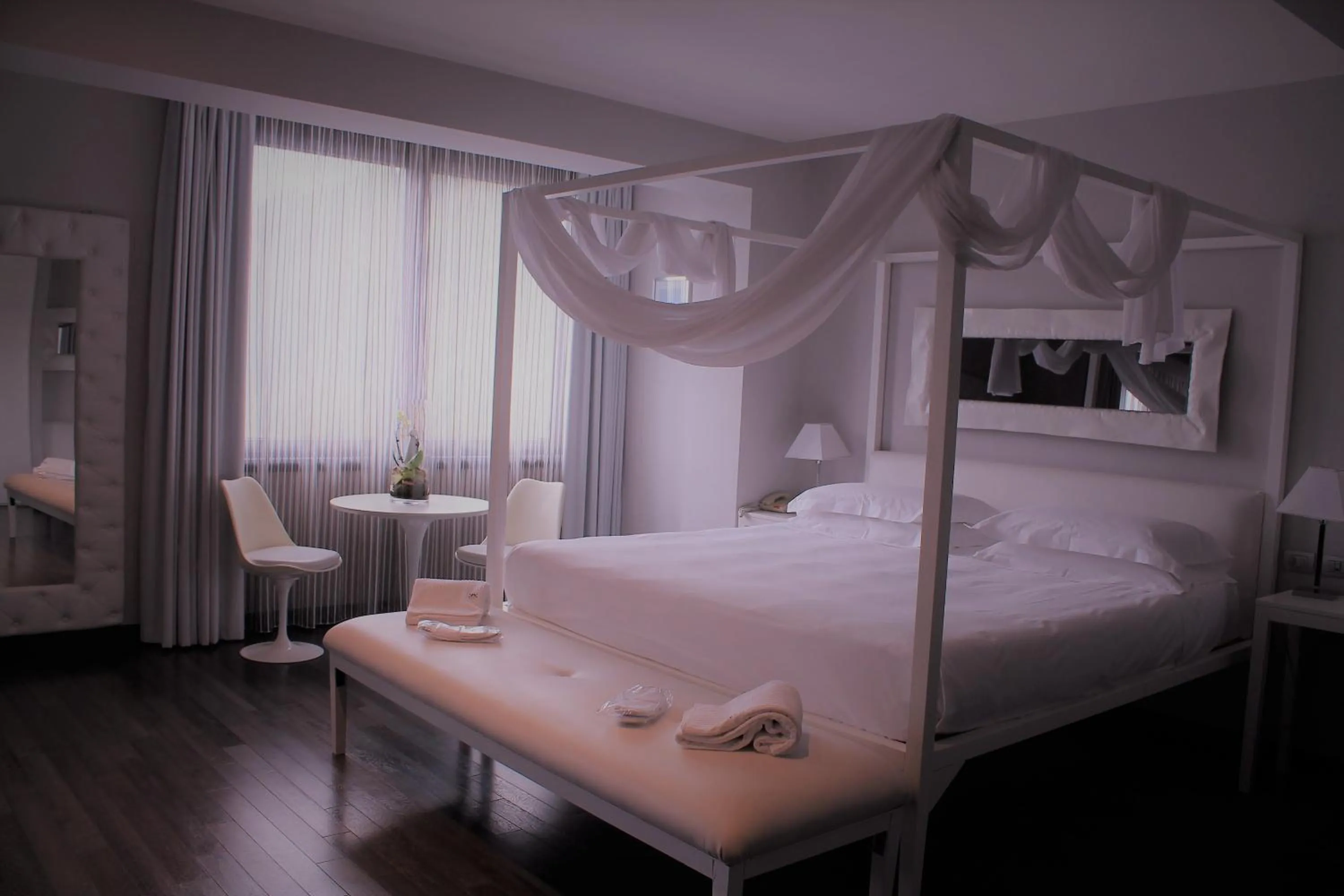 Night, Bed in Park Hotel Sporting