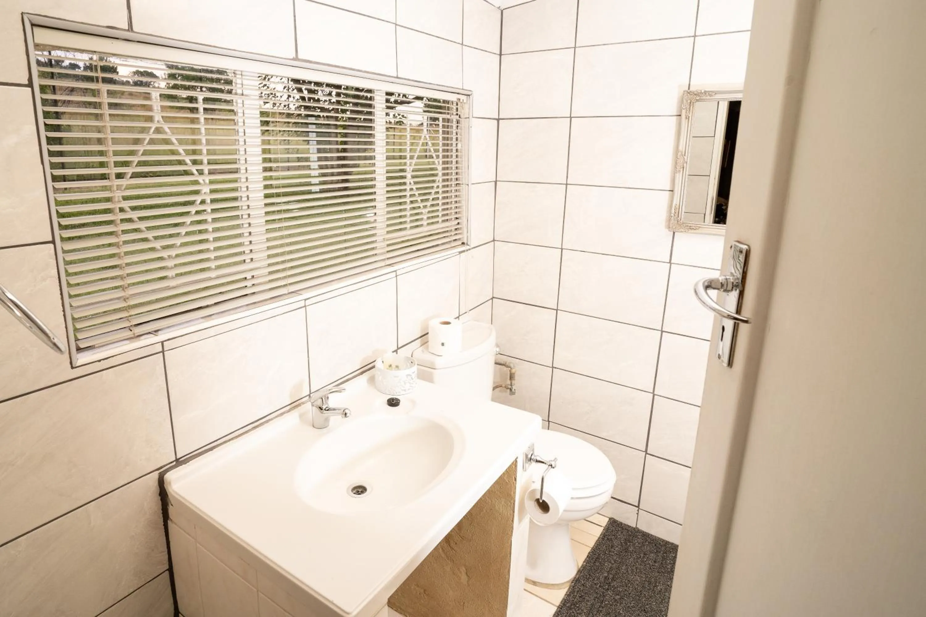 Bathroom in Misty Morn Cottages