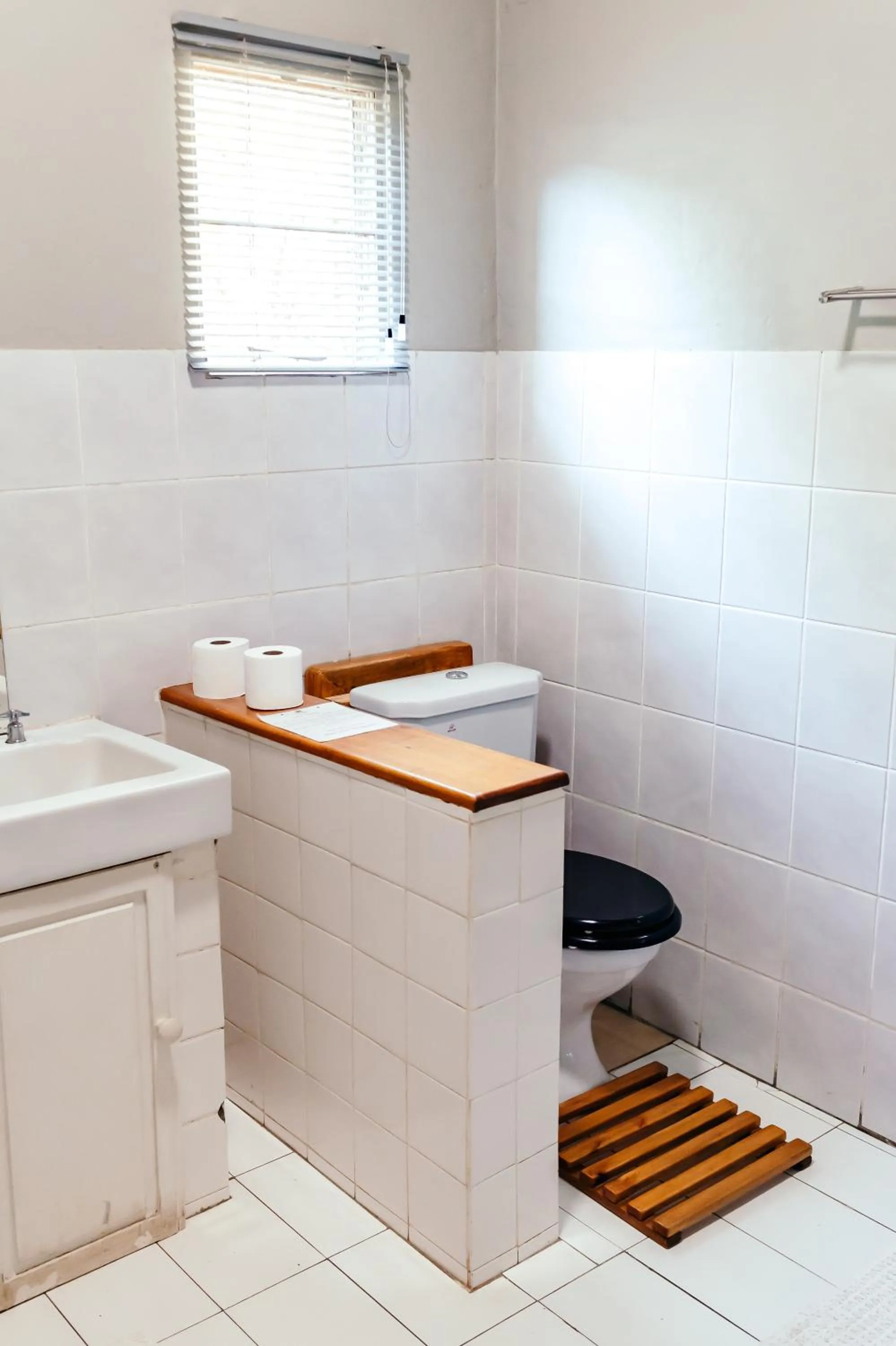 Toilet in Misty Morn Cottages