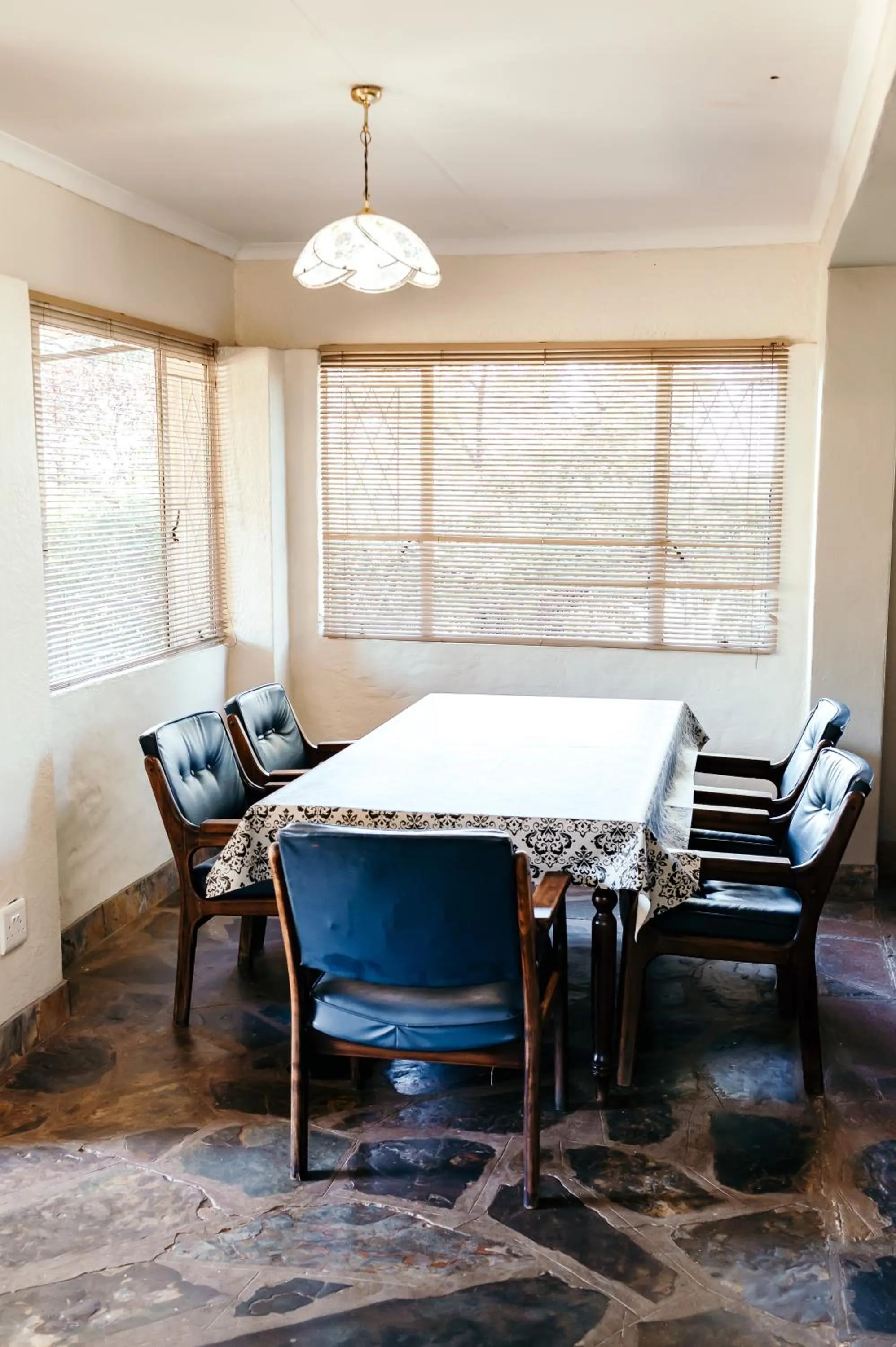 Dining area in Misty Morn Cottages
