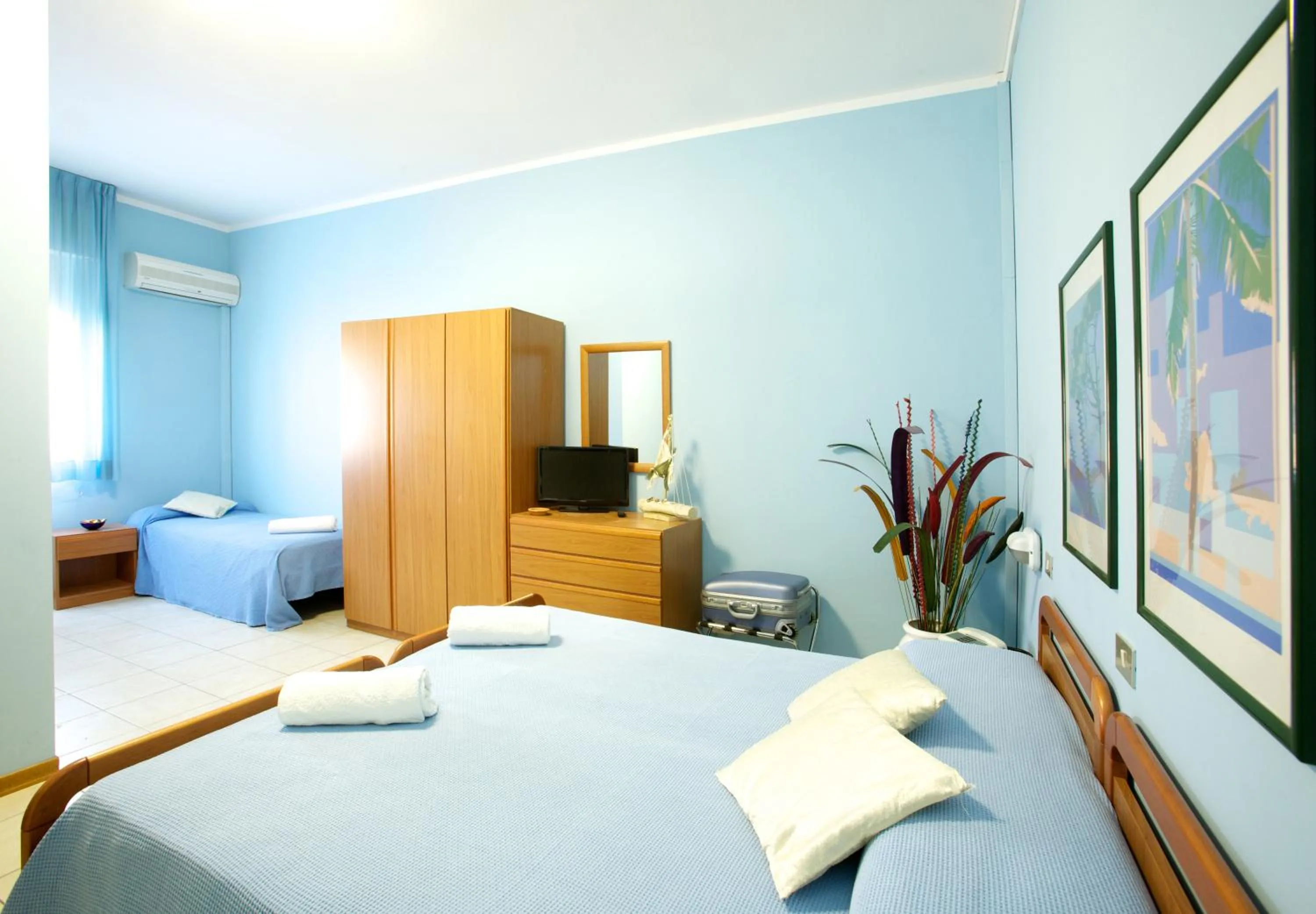 Photo of the whole room in Hotel Garden B&B