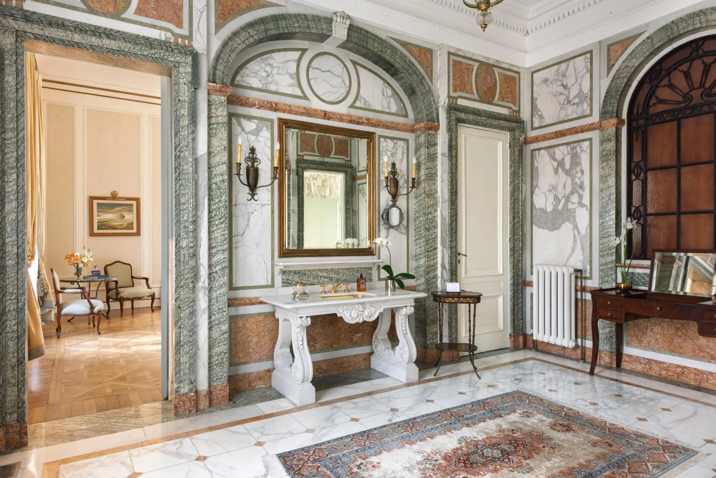 Bathroom in Four Seasons Hotel Buenos Aires