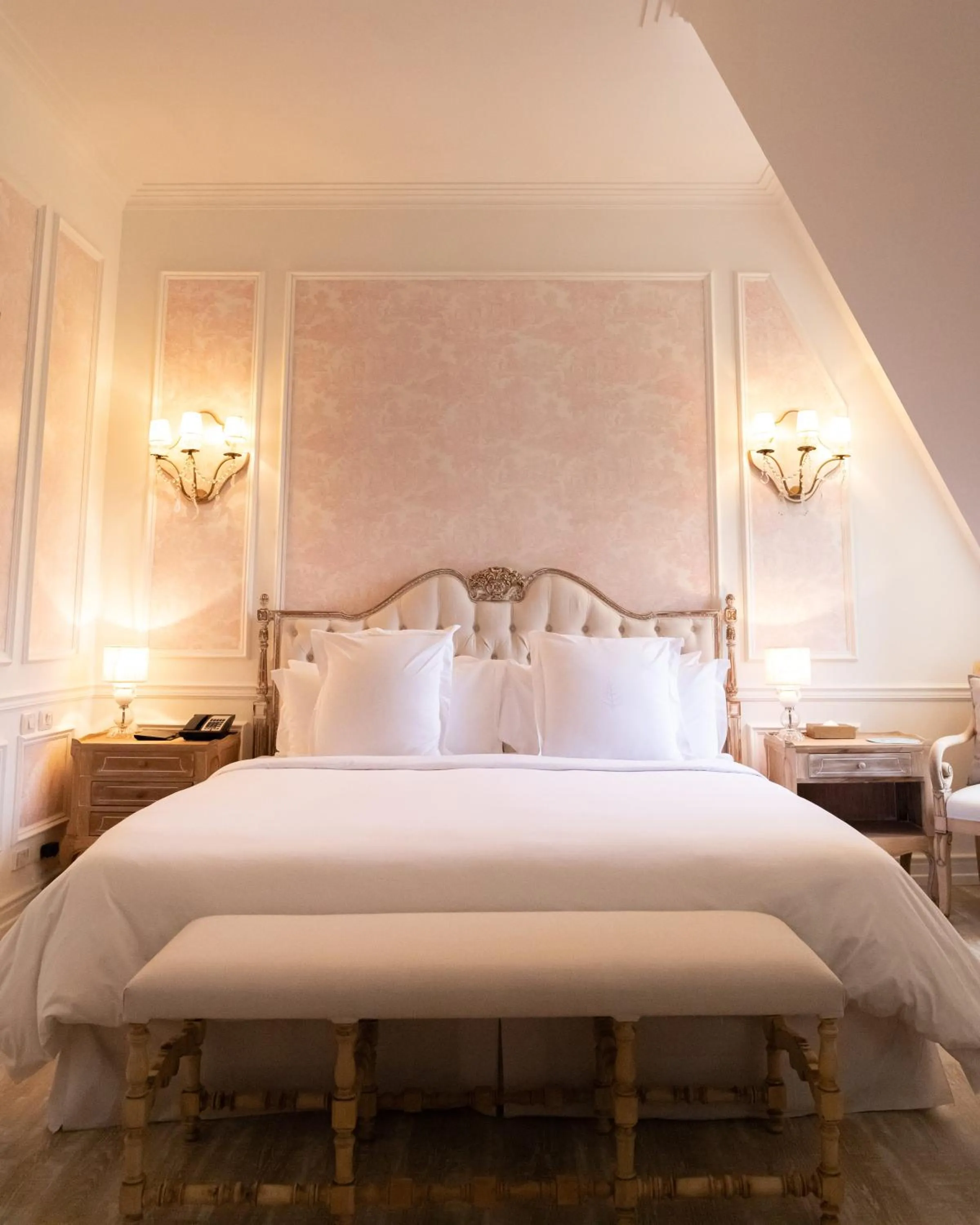 Bed in Four Seasons Hotel Buenos Aires