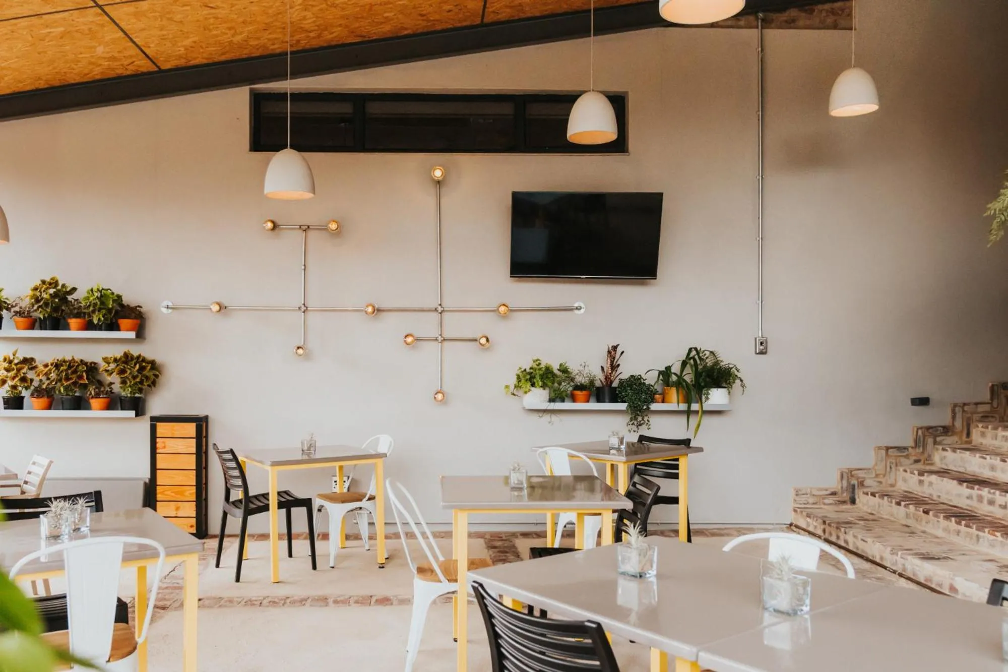 Dining area in Execustay