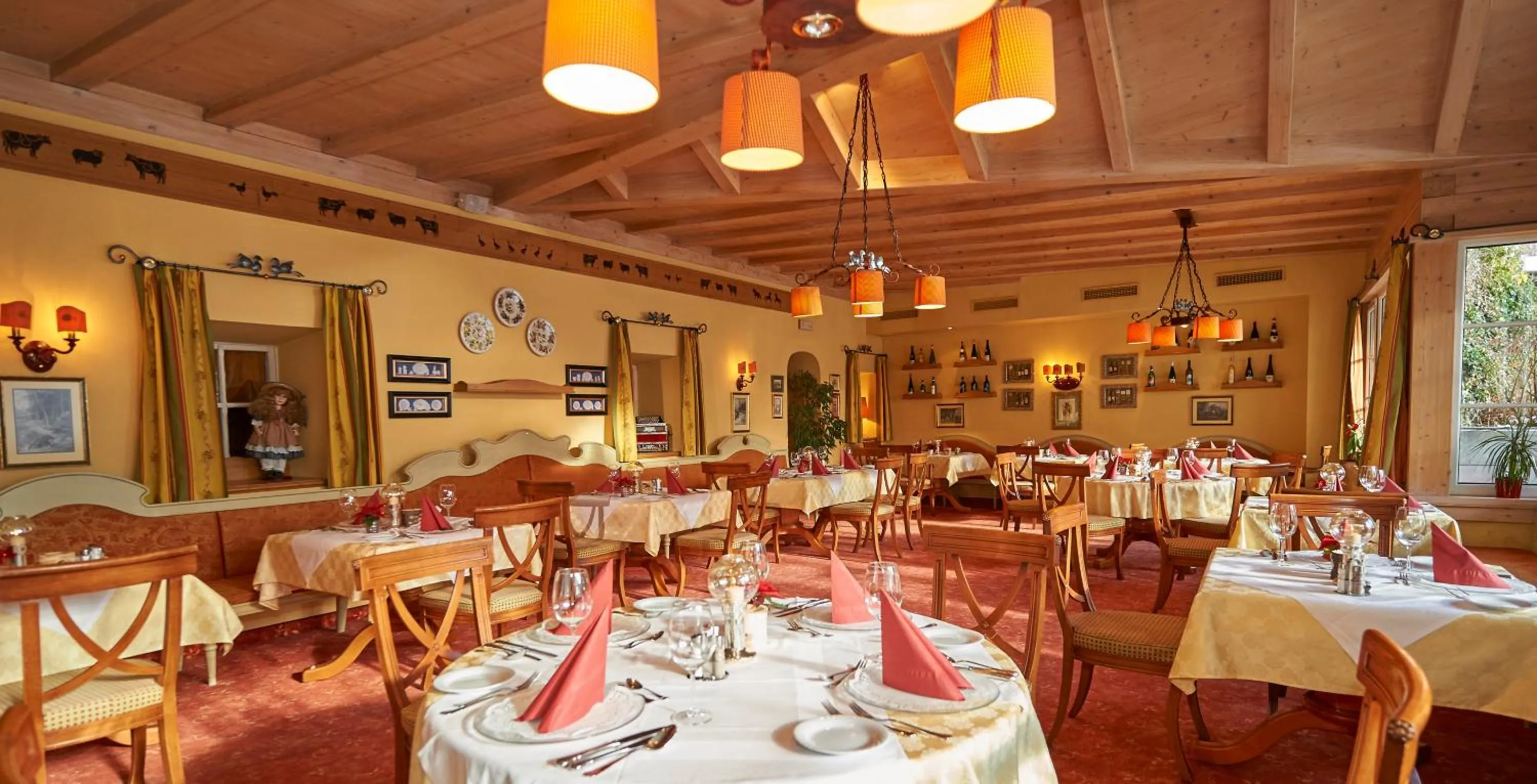 Restaurant/places to eat in Wohlfühlresort und Feriengut Martinerhof