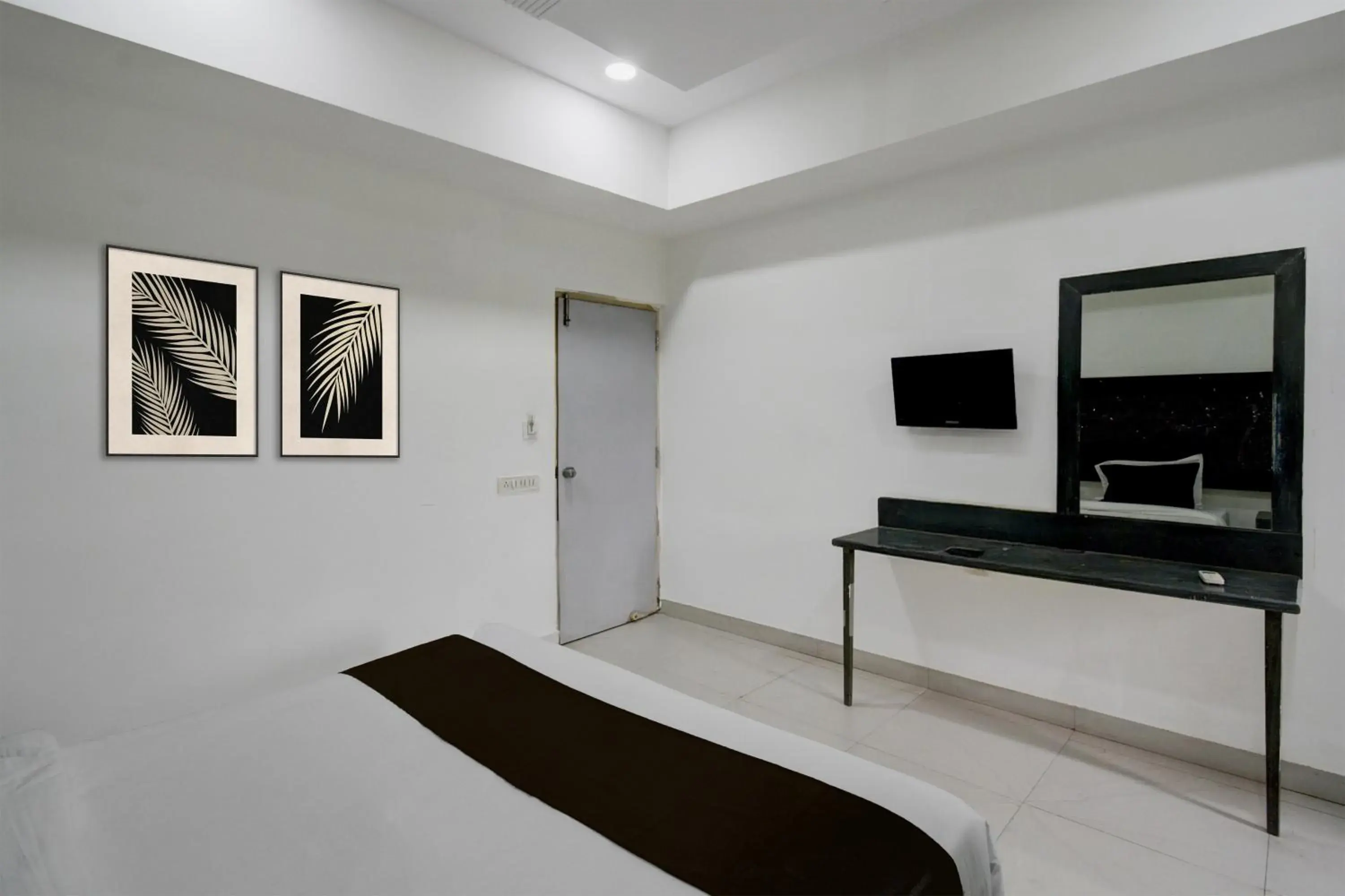 Classic Triple Room - single occupancy in Super Hotel O Erragadda Metro Station Hyderabad Formerly Palak Residency Classic Triple Room - single occupancy in Super Hotel O Erragadda Metro Station Hyderabad Formerly Palak Residency