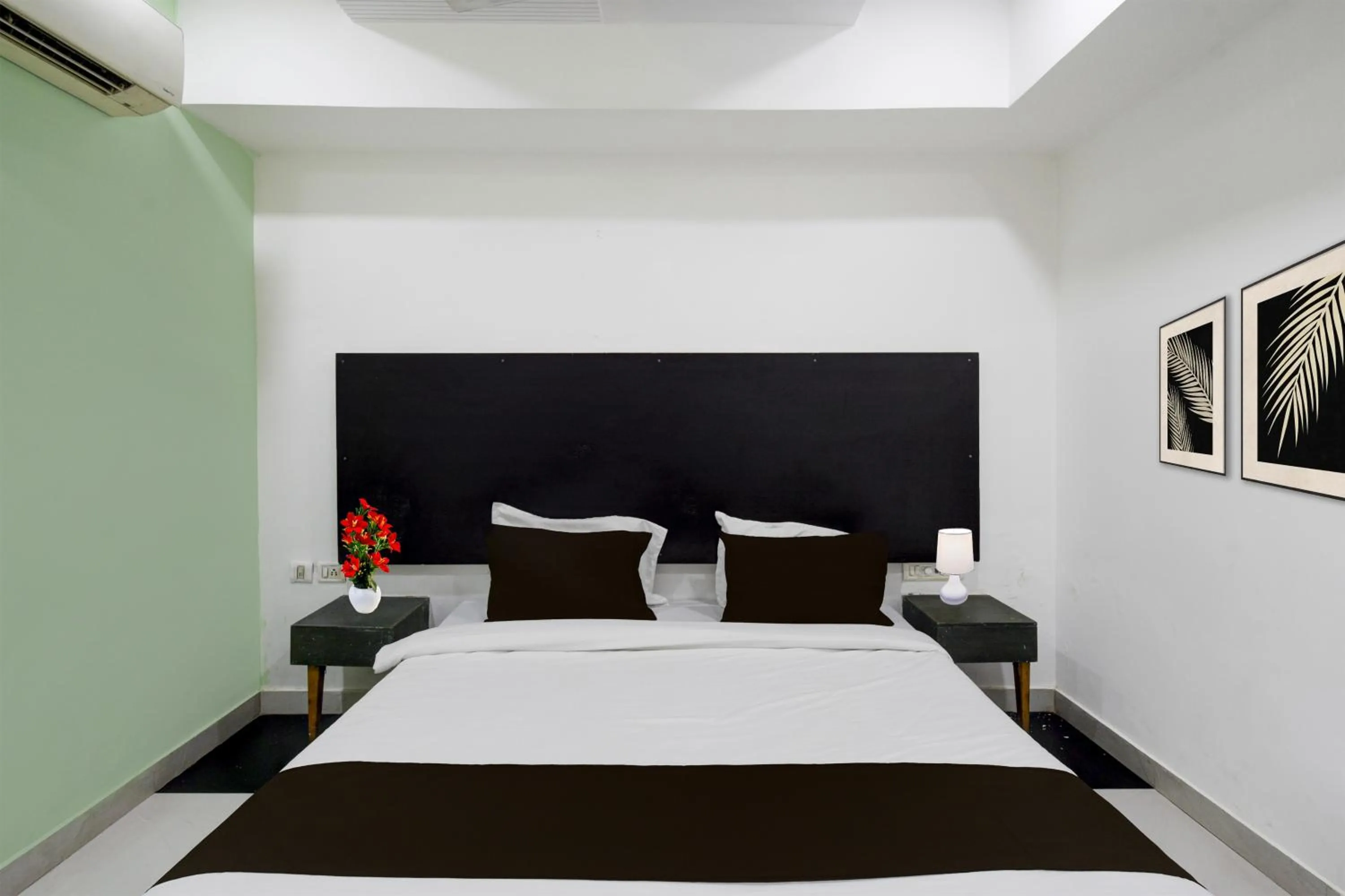 Bedroom, Bed in Hotel O Erragadda Metro Station Hyderabad Formerly Palak Residency