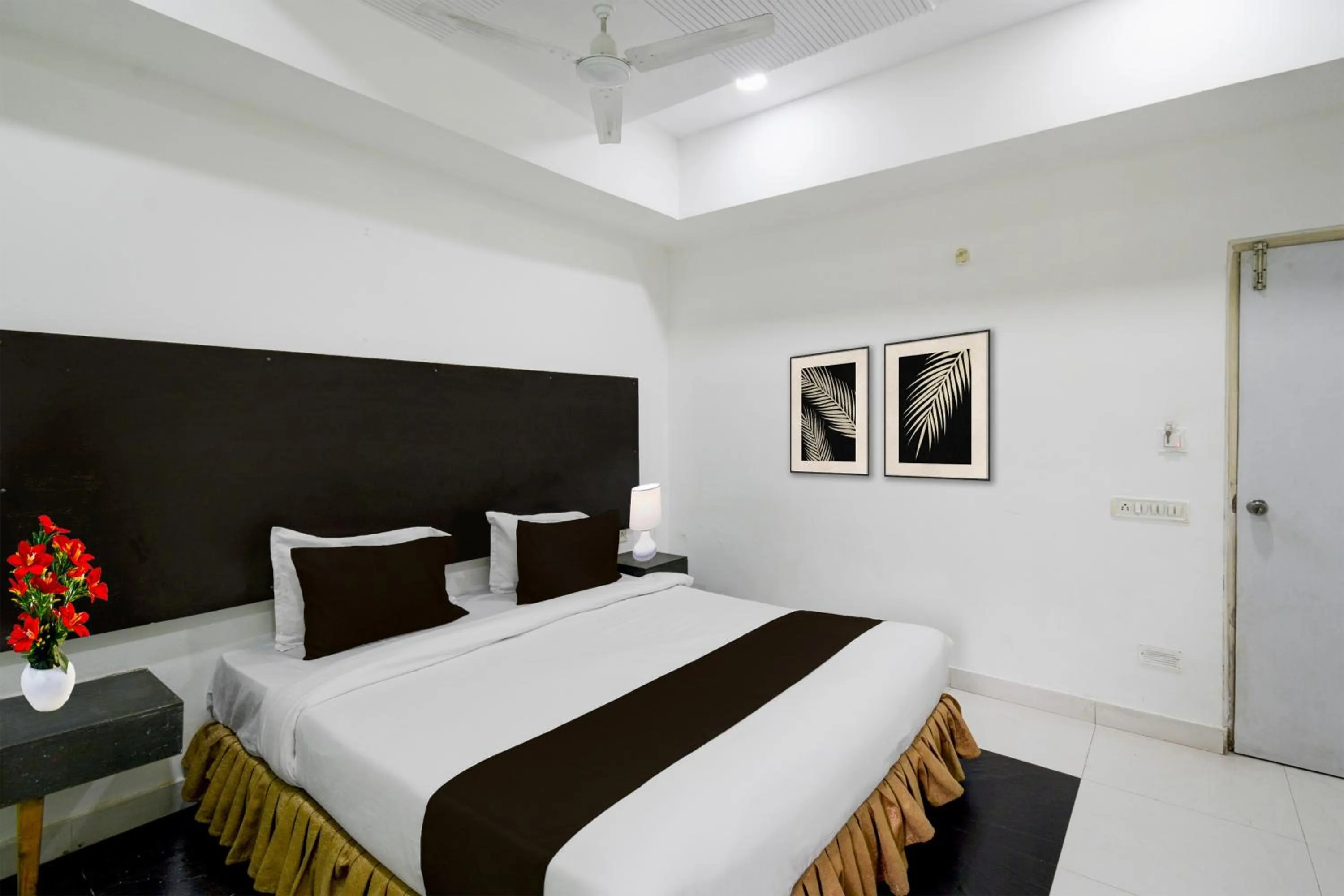 Bedroom, Bed in Hotel O Erragadda Metro Station Hyderabad Formerly Palak Residency