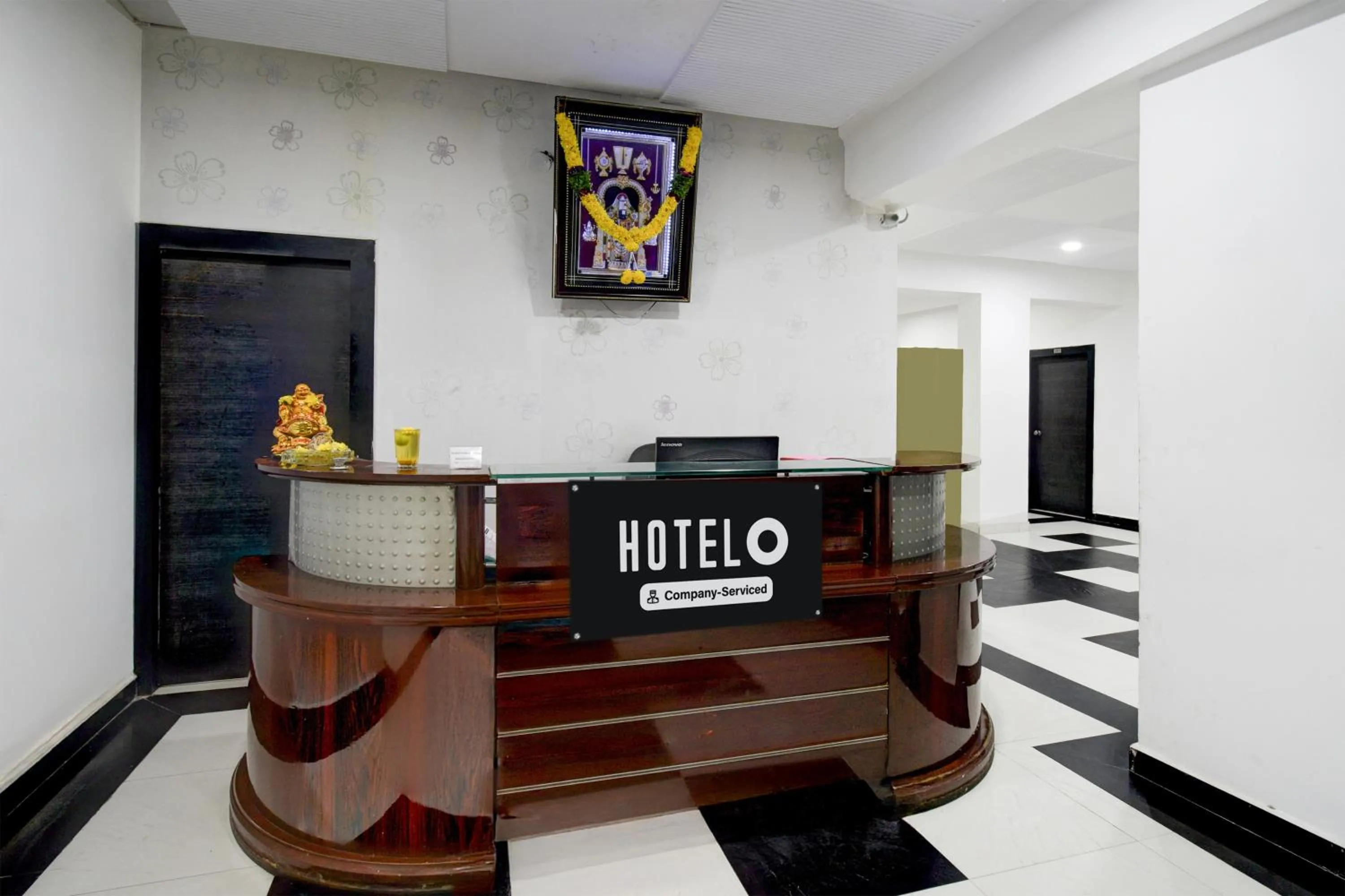 Lobby or reception in Hotel O Erragadda Metro Station Hyderabad Formerly Palak Residency