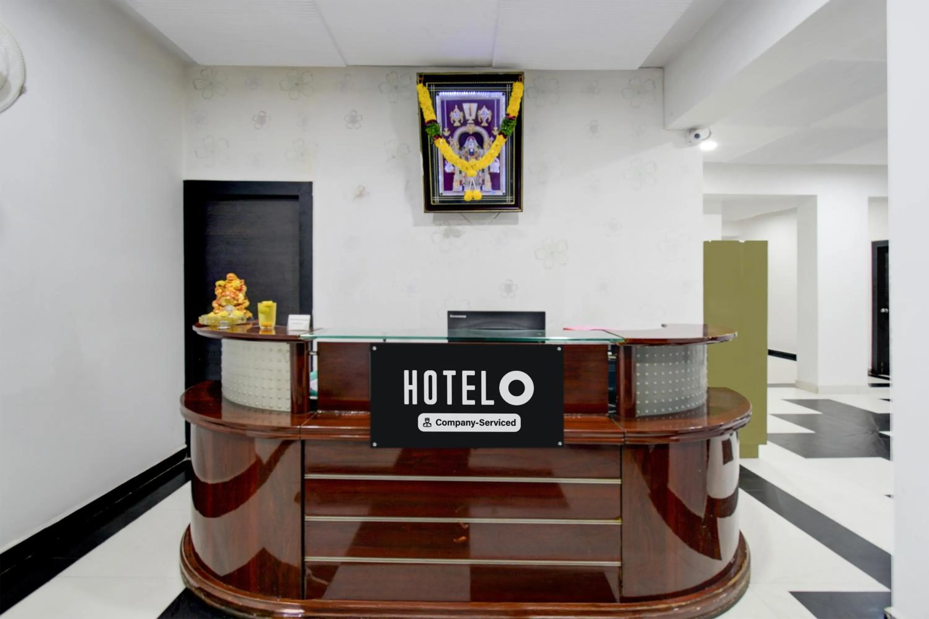 Lobby or reception in Hotel O Erragadda Metro Station Hyderabad Formerly Palak Residency