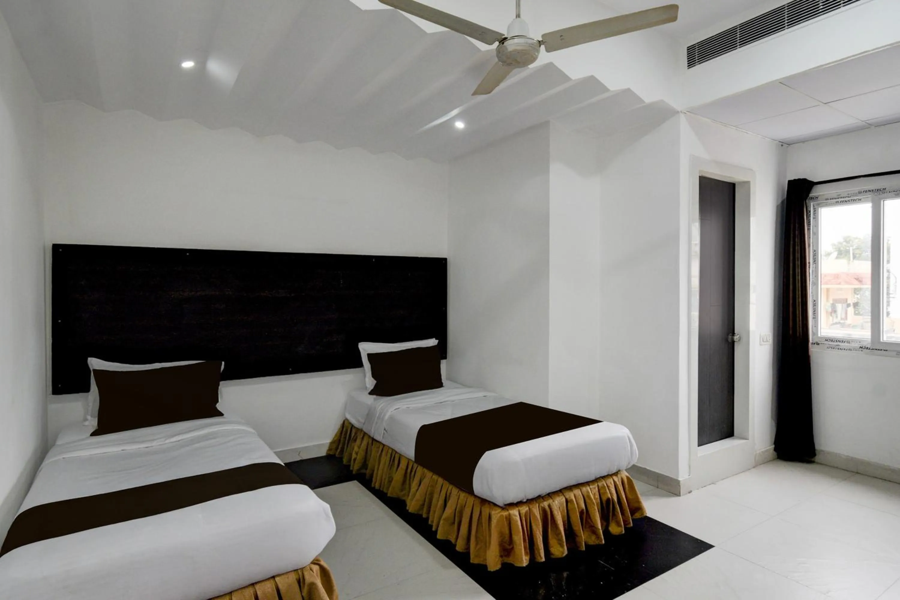Bedroom, Bed in Hotel O Erragadda Metro Station Hyderabad Formerly Palak Residency