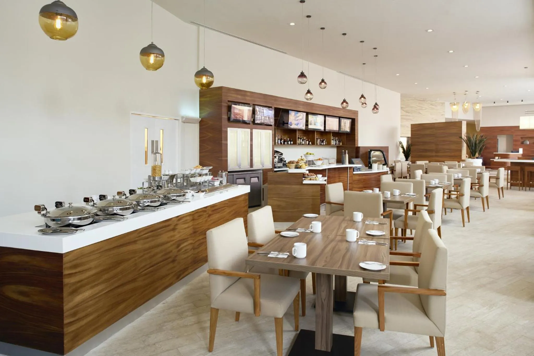 Restaurant/places to eat in Fiesta Inn Ciudad del Carmen Puente El Zacatal