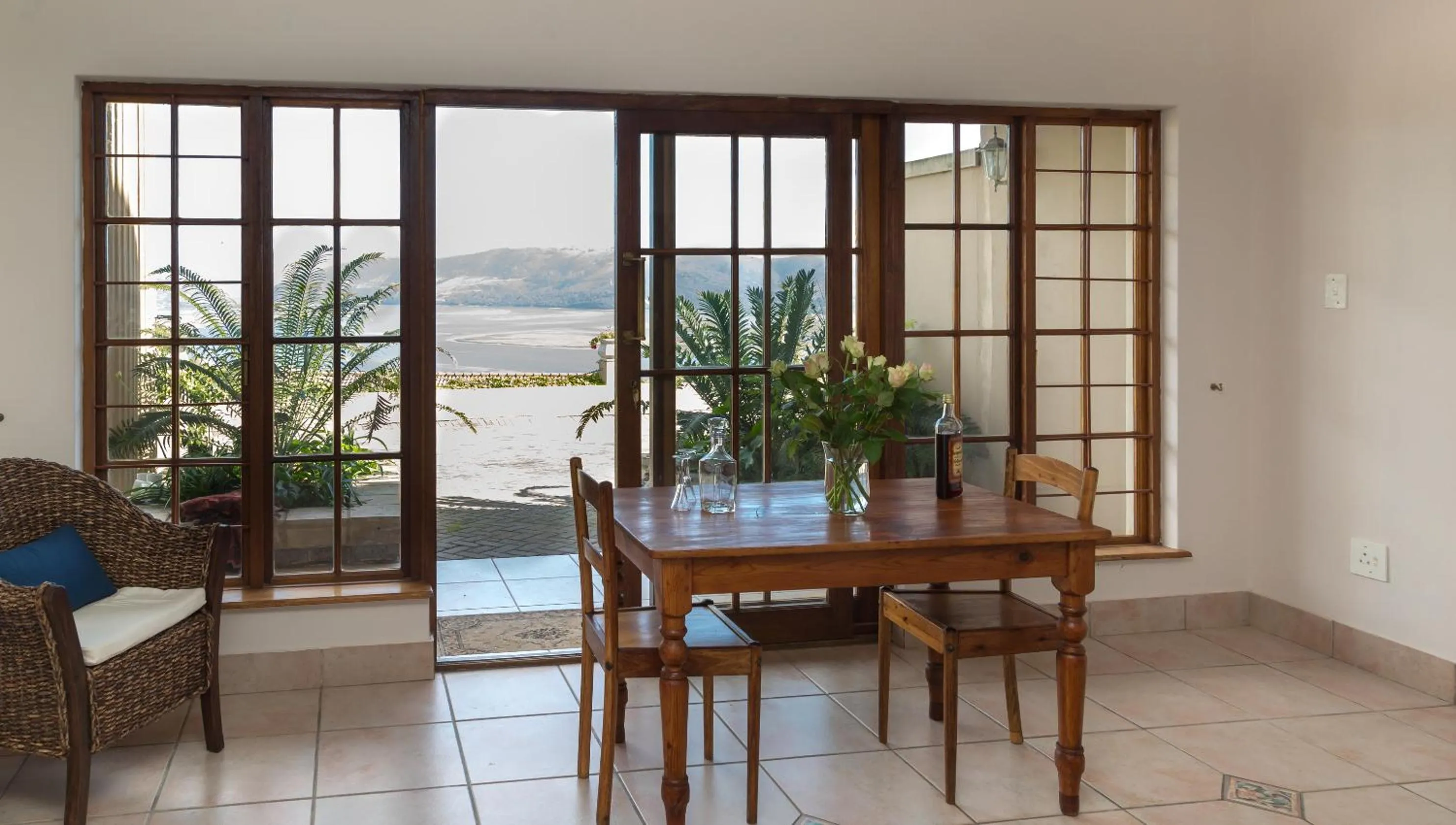 Dining area in Moncrieff Manor