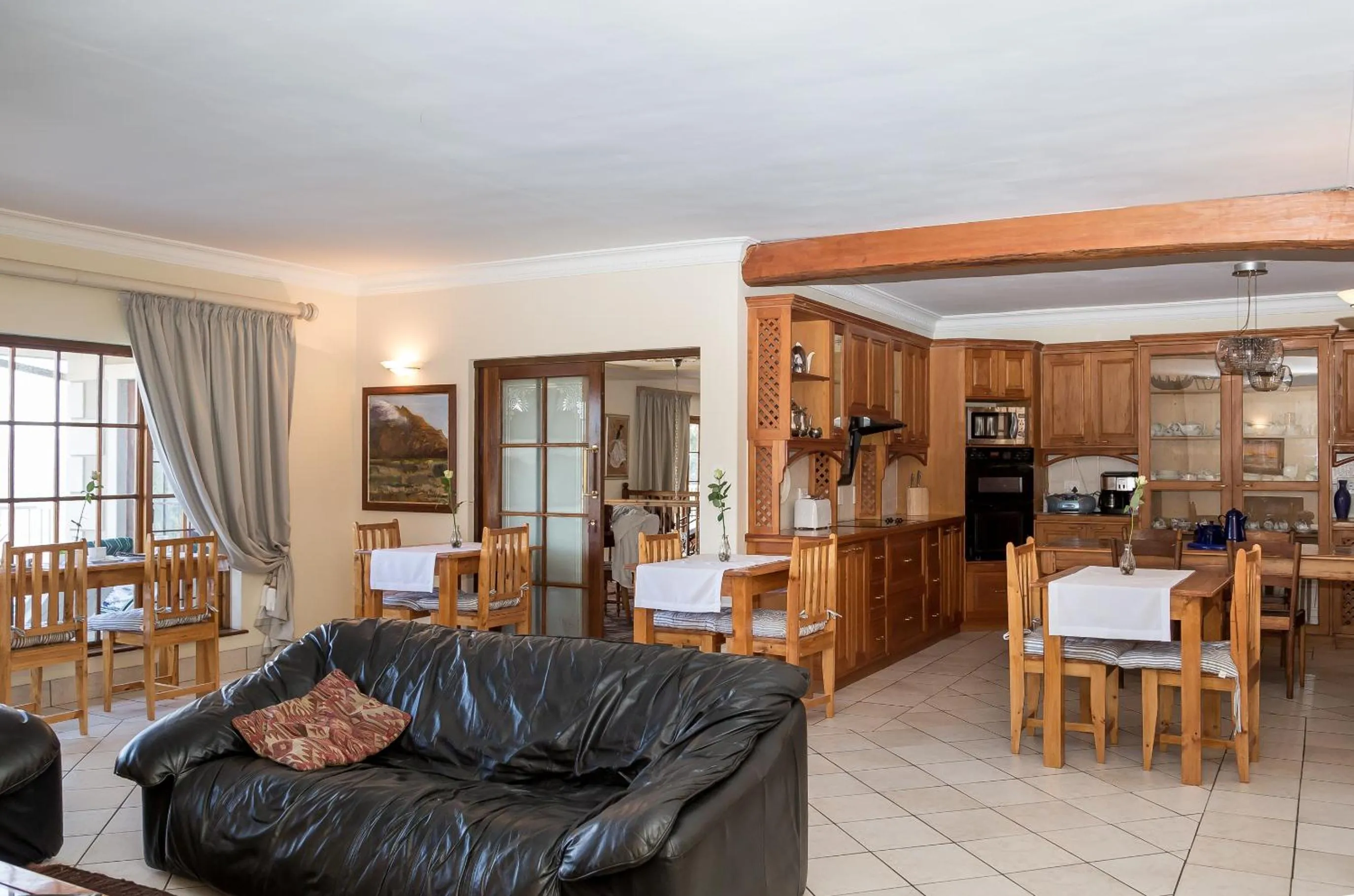 Communal lounge/ TV room in Moncrieff Manor