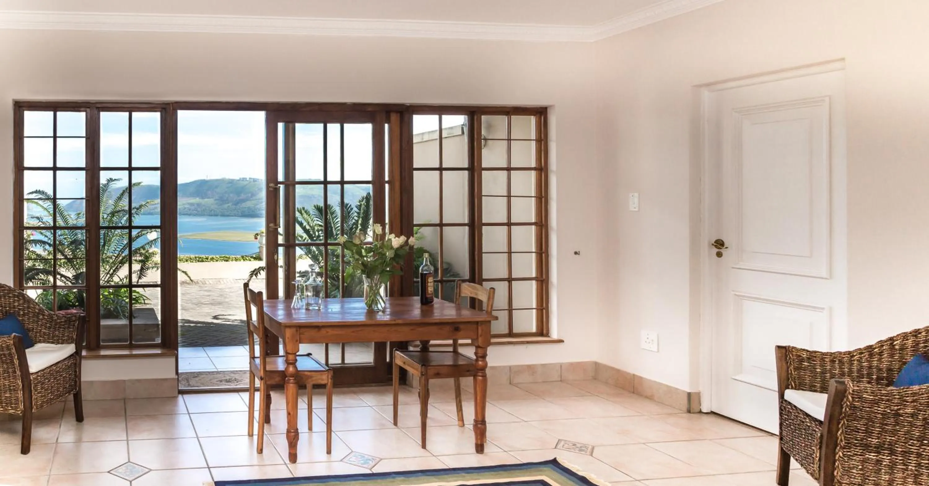 Dining area in Moncrieff Manor