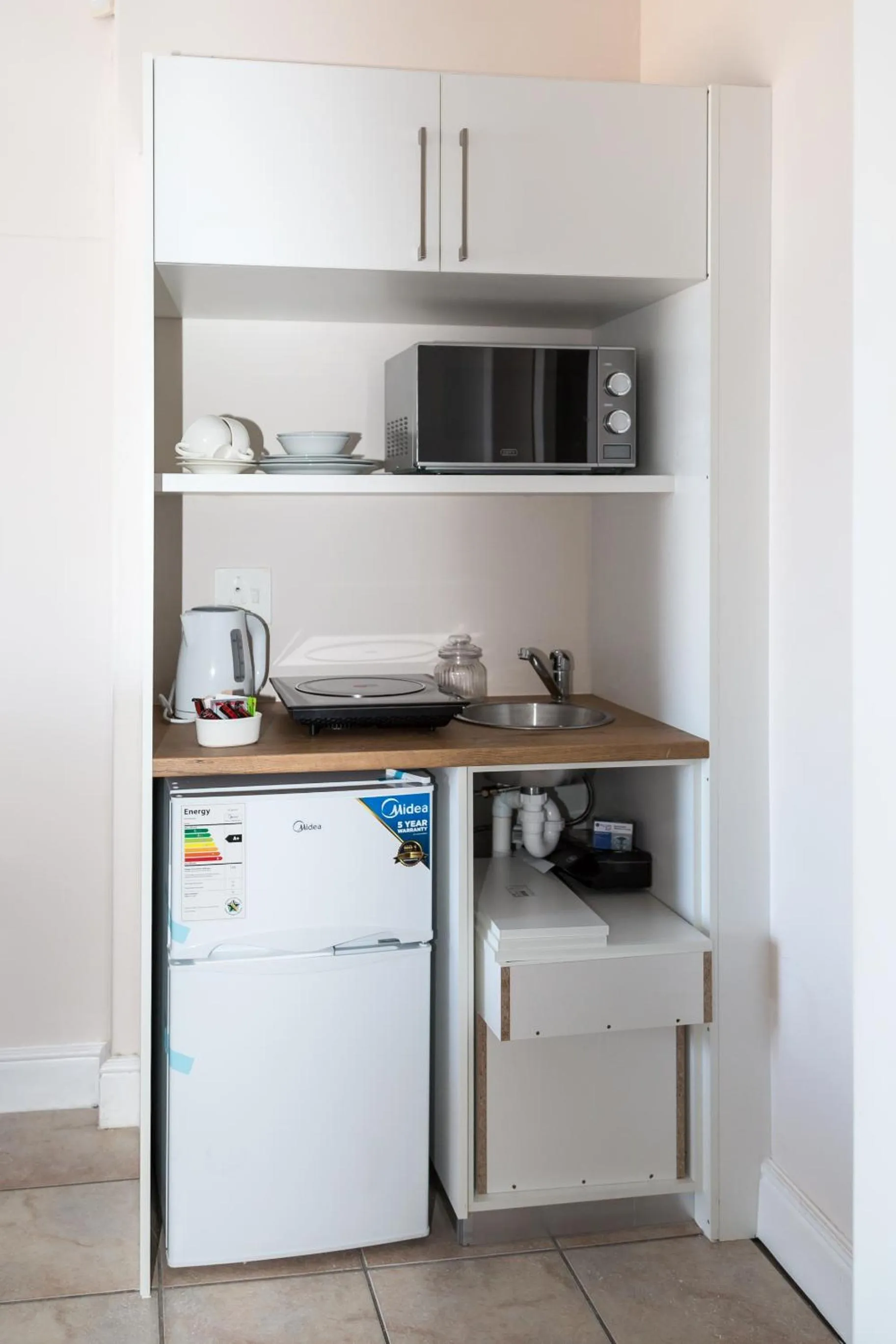 Kitchen or kitchenette in Moncrieff Manor