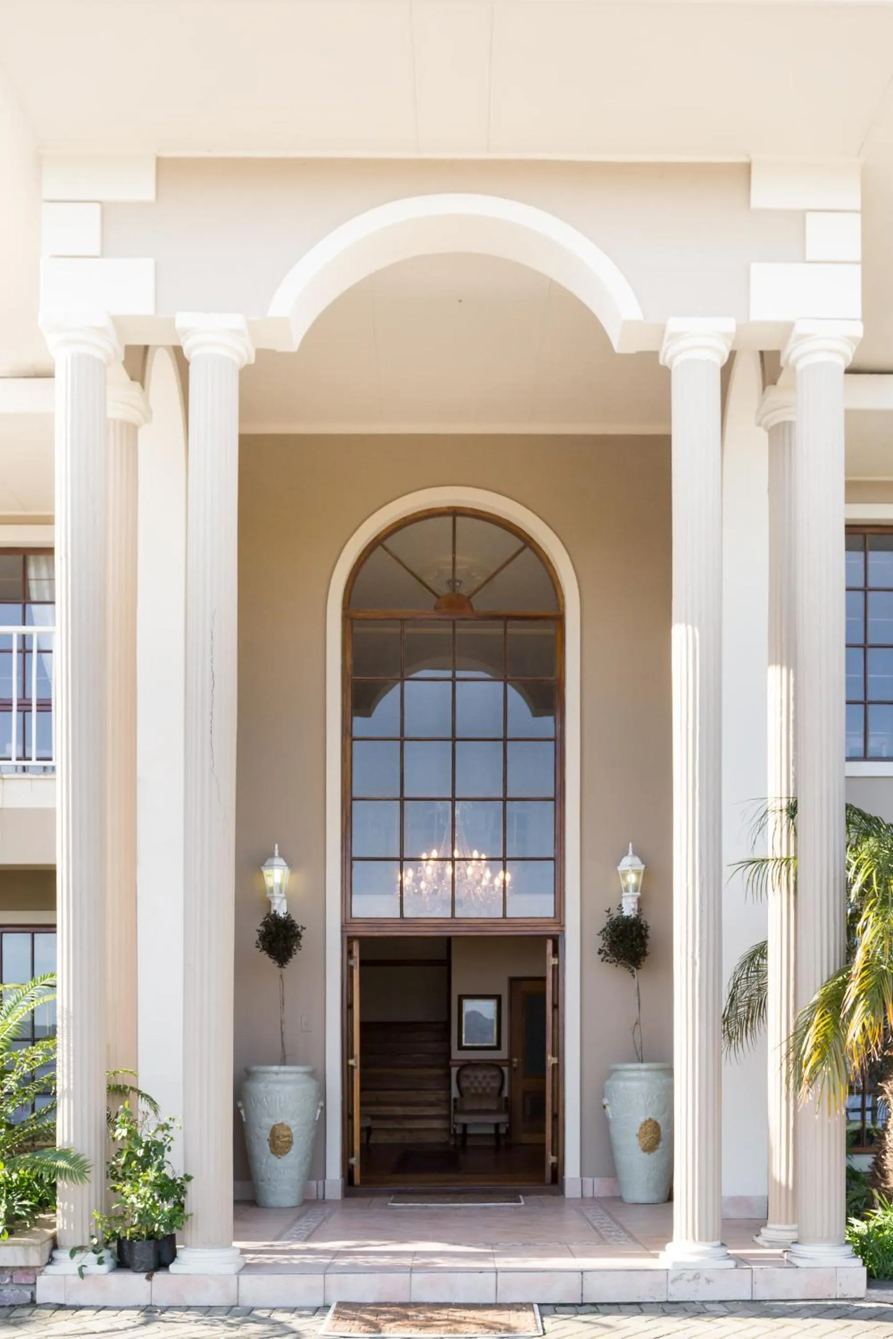 Property building in Moncrieff Manor