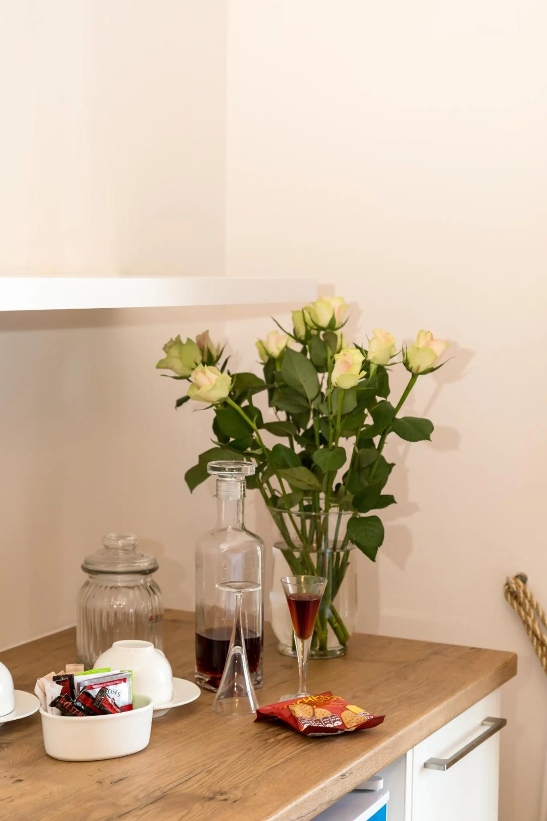 Coffee/tea facilities in Moncrieff Manor